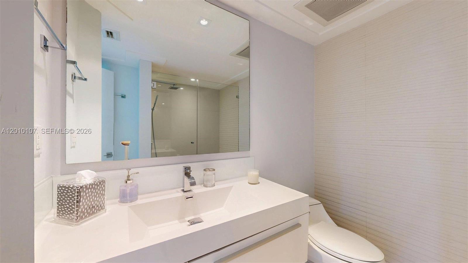 5025 Collins Avenue 2206 Property Photo 89