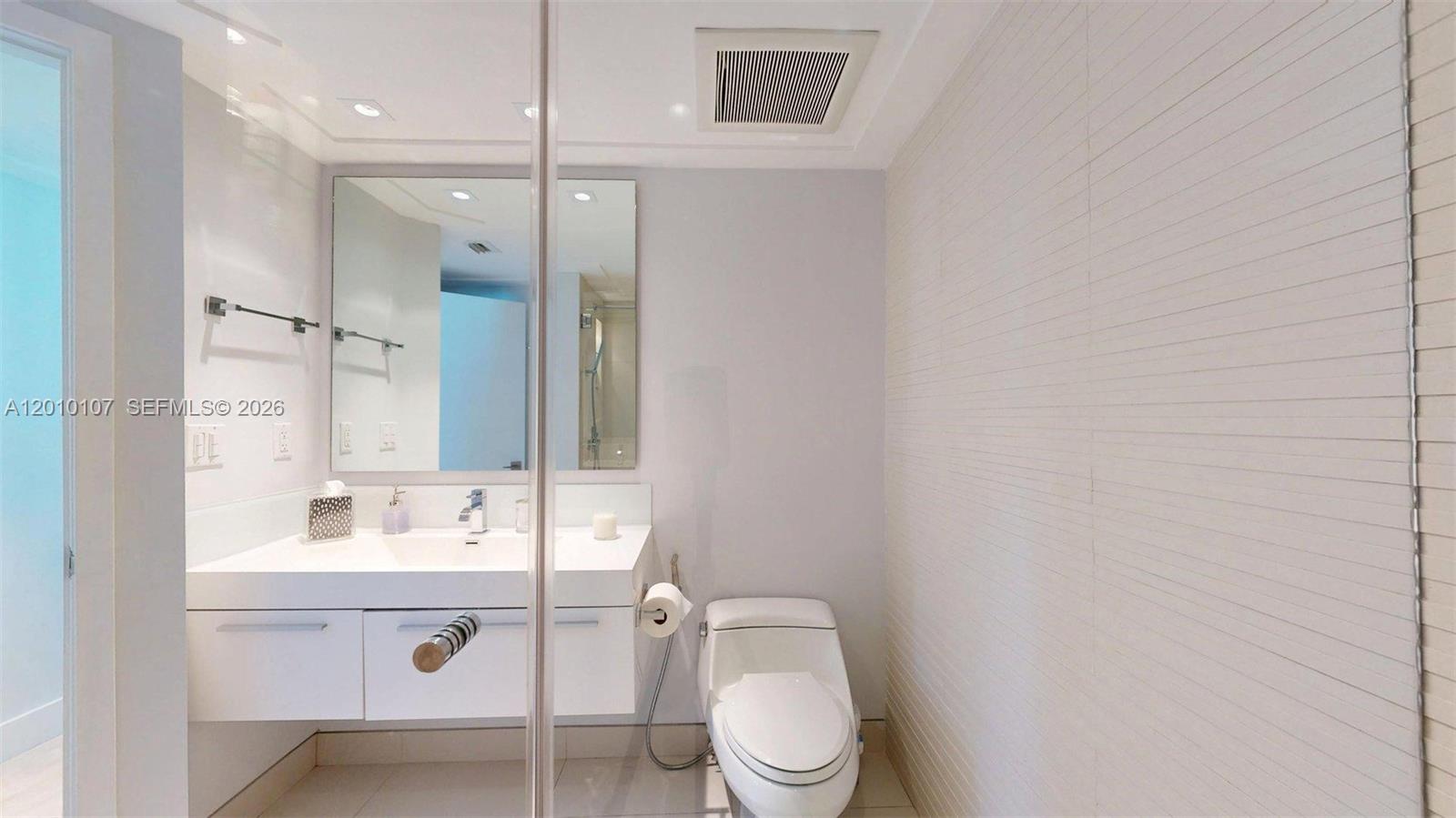 5025 Collins Avenue 2206 Property Photo 90