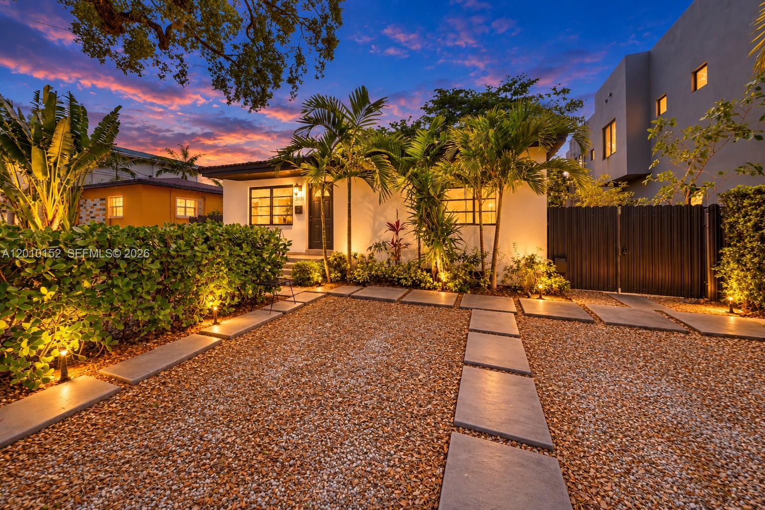 3033 Hibiscus Street Property Photo 8