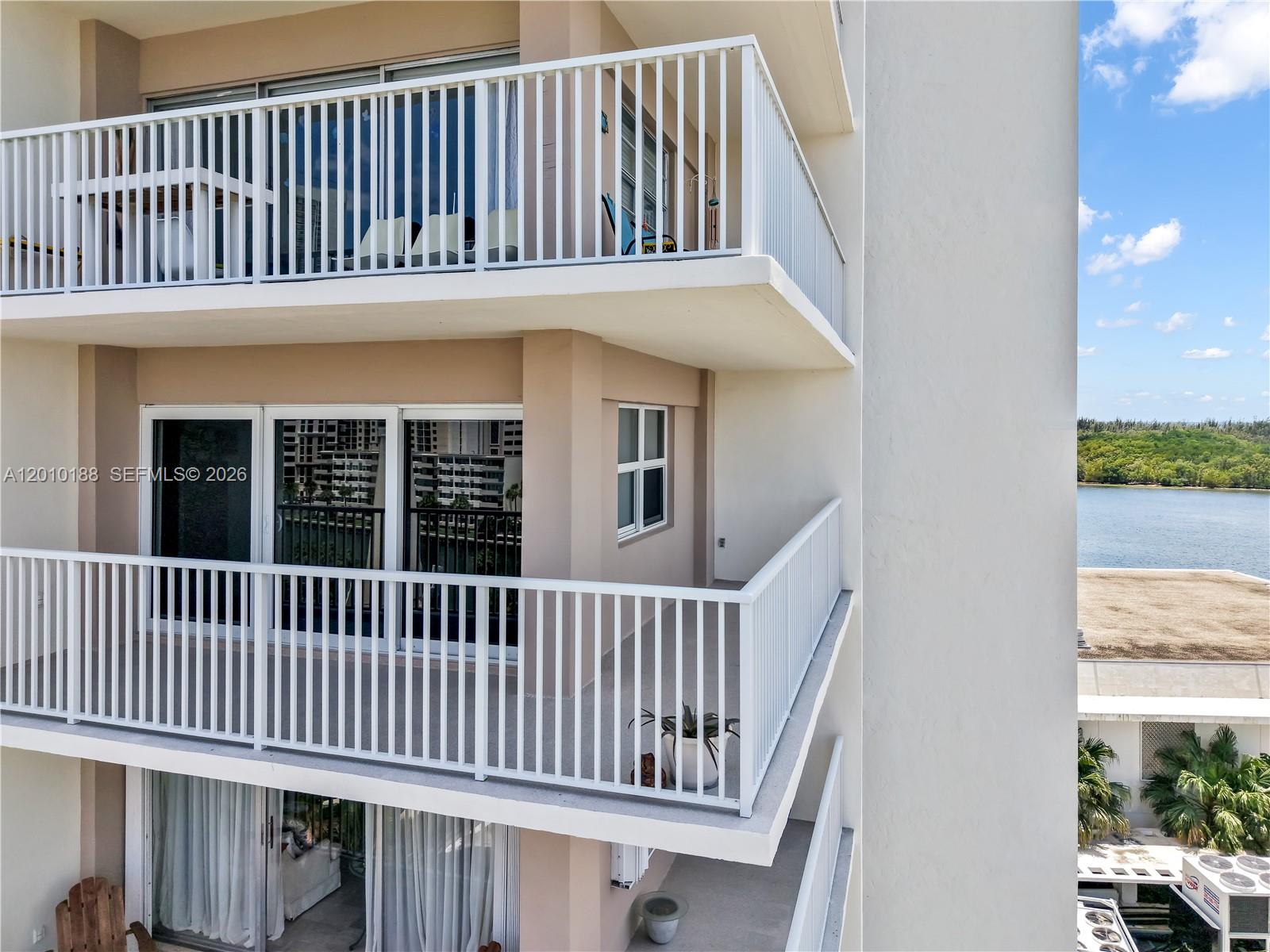 300 Bayview Drive 605 Property Photo 5