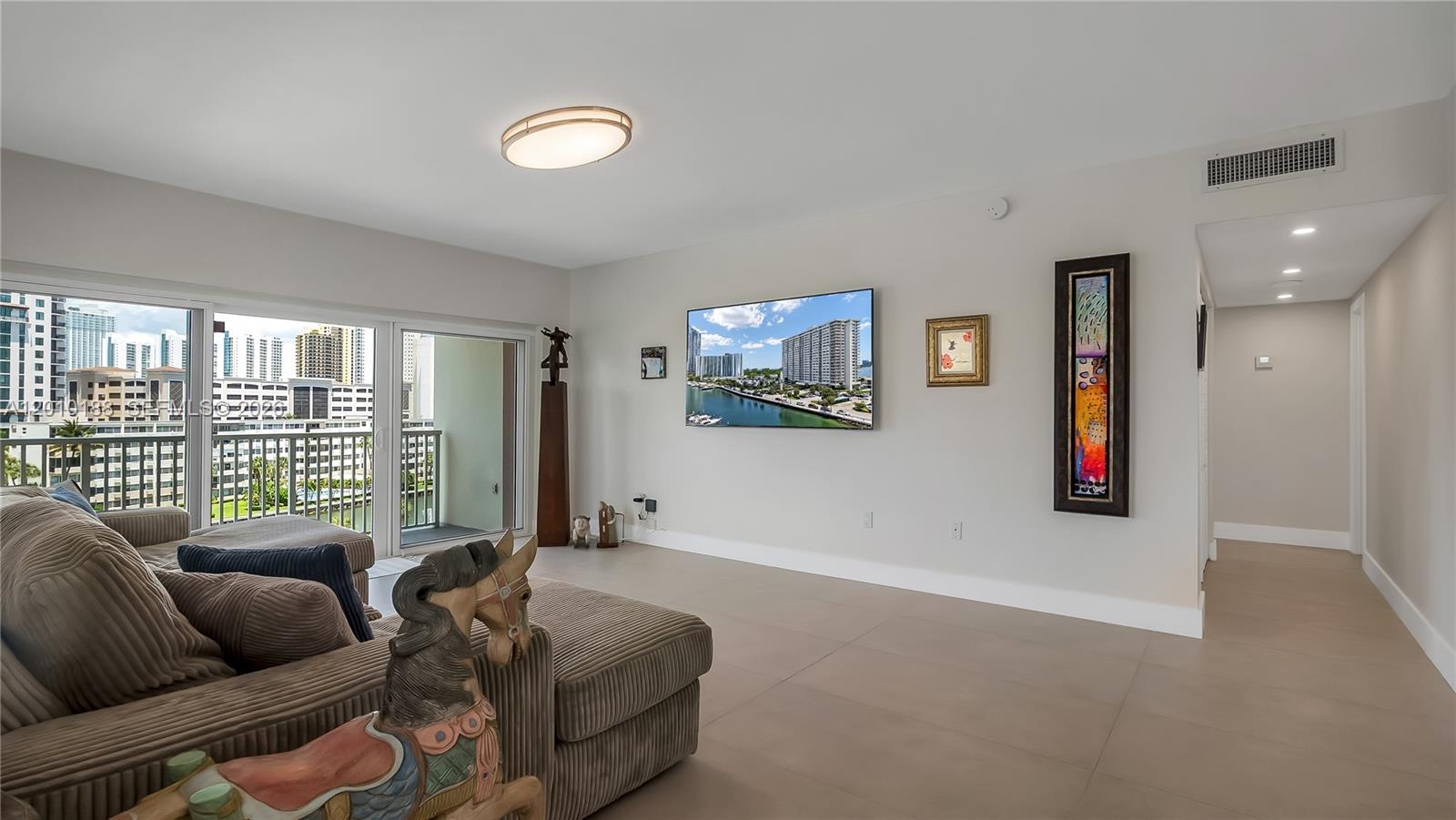 300 Bayview Drive 605 Property Photo 16