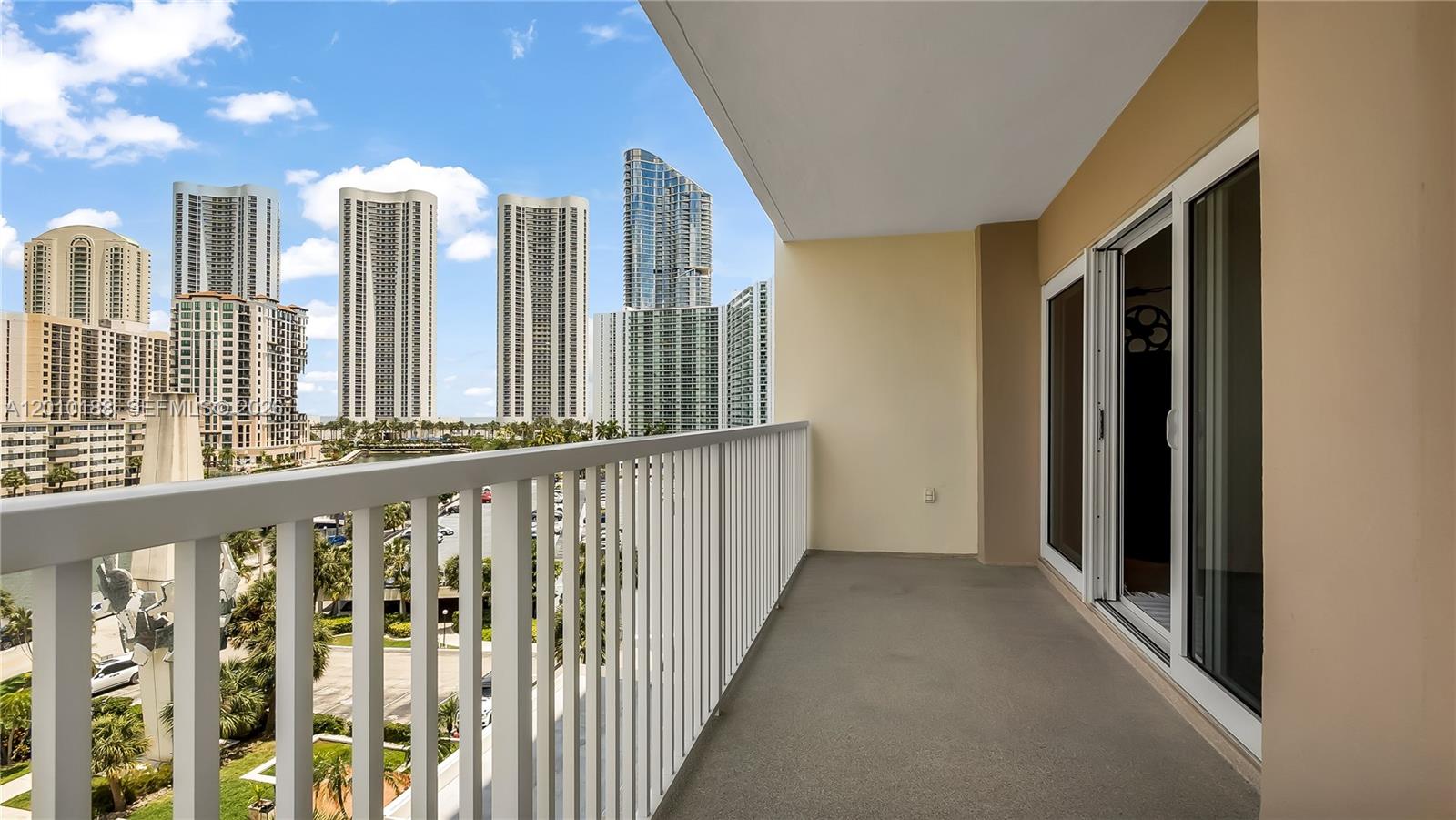300 Bayview Drive 605 Property Photo 21