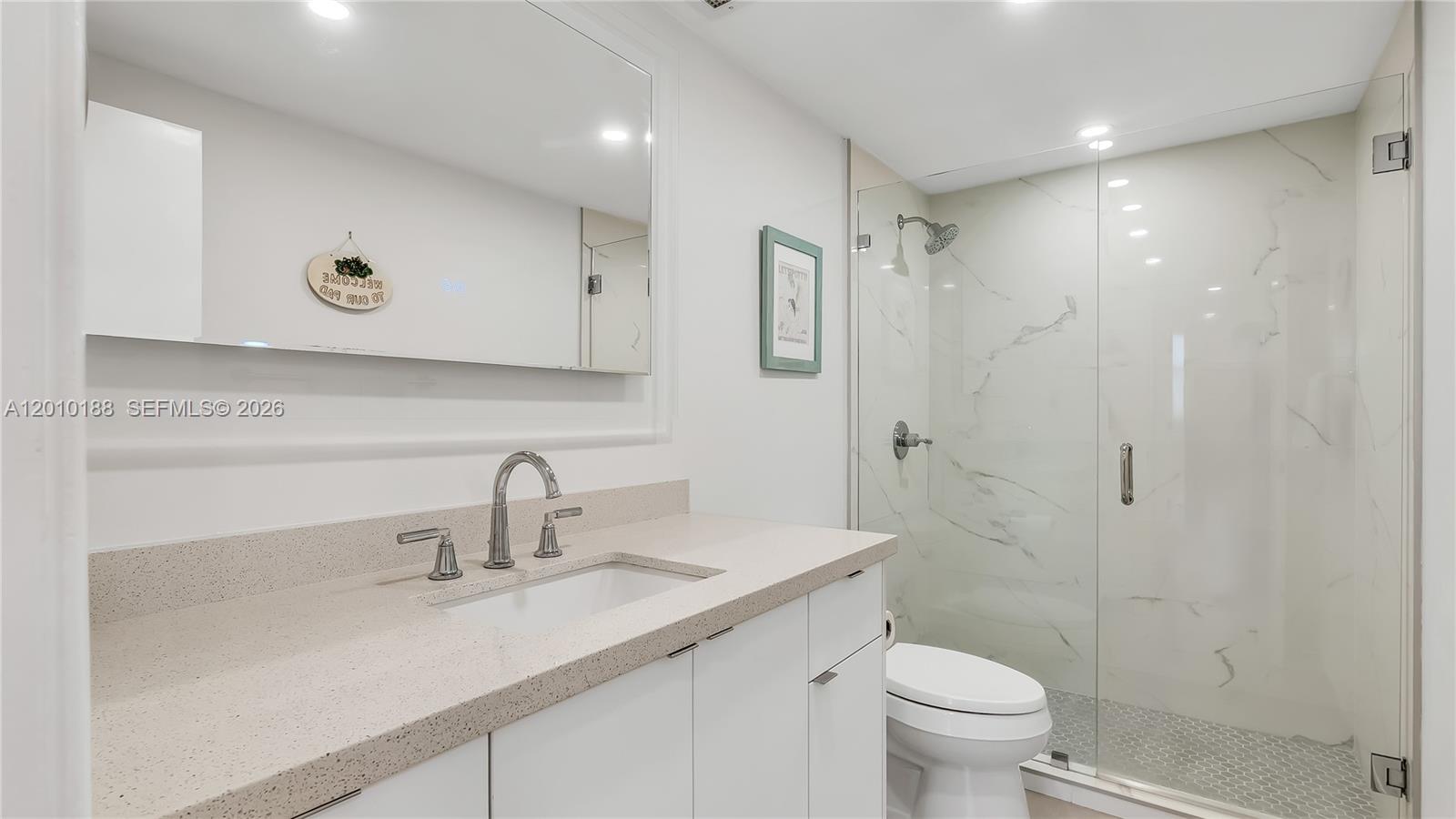 300 Bayview Drive 605 Property Photo 27