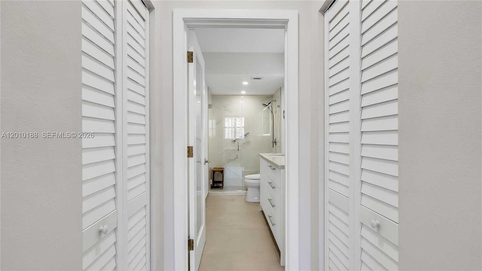 300 Bayview Drive 605 Property Photo 31