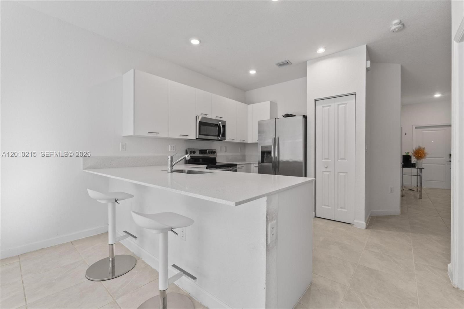 A12010215 Property Photo 15