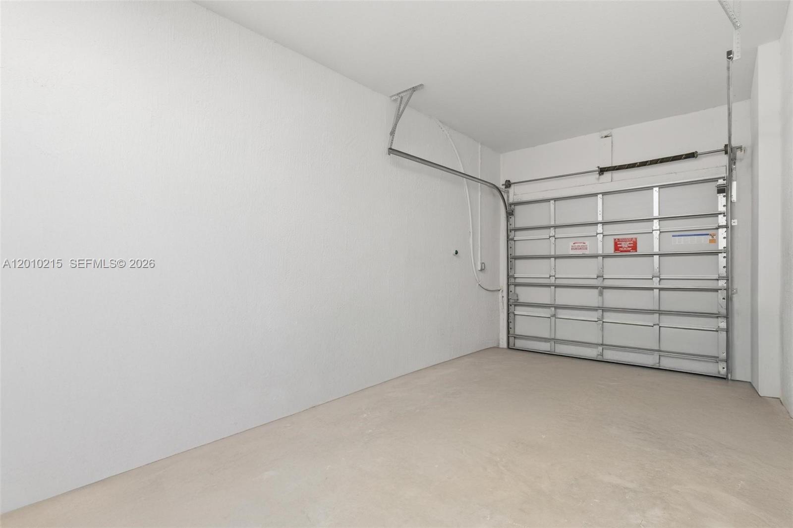 A12010215 Property Photo 33