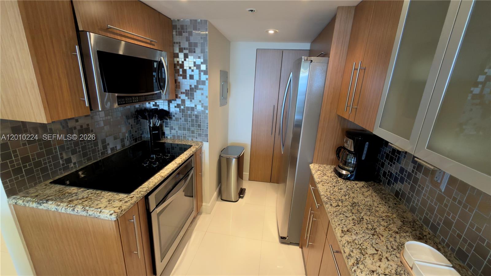 A12010224 Property Photo 22