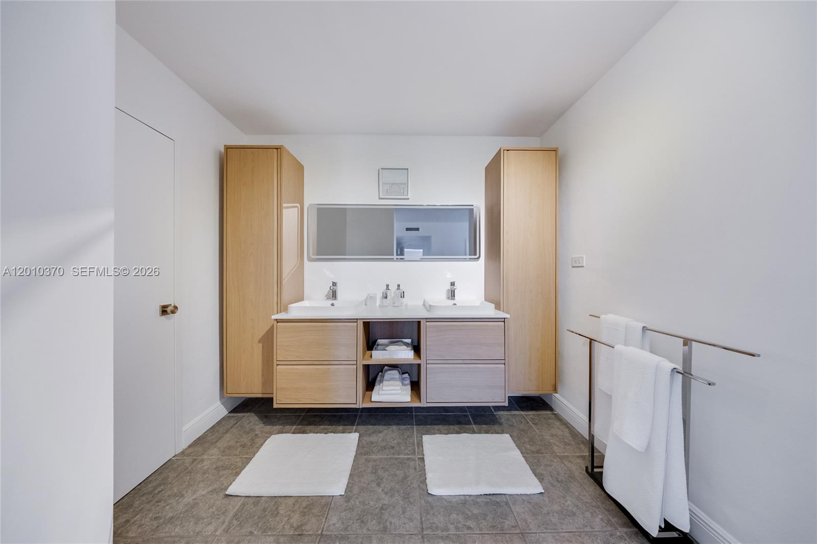 9225 Collins Avenue 501 Property Photo 8