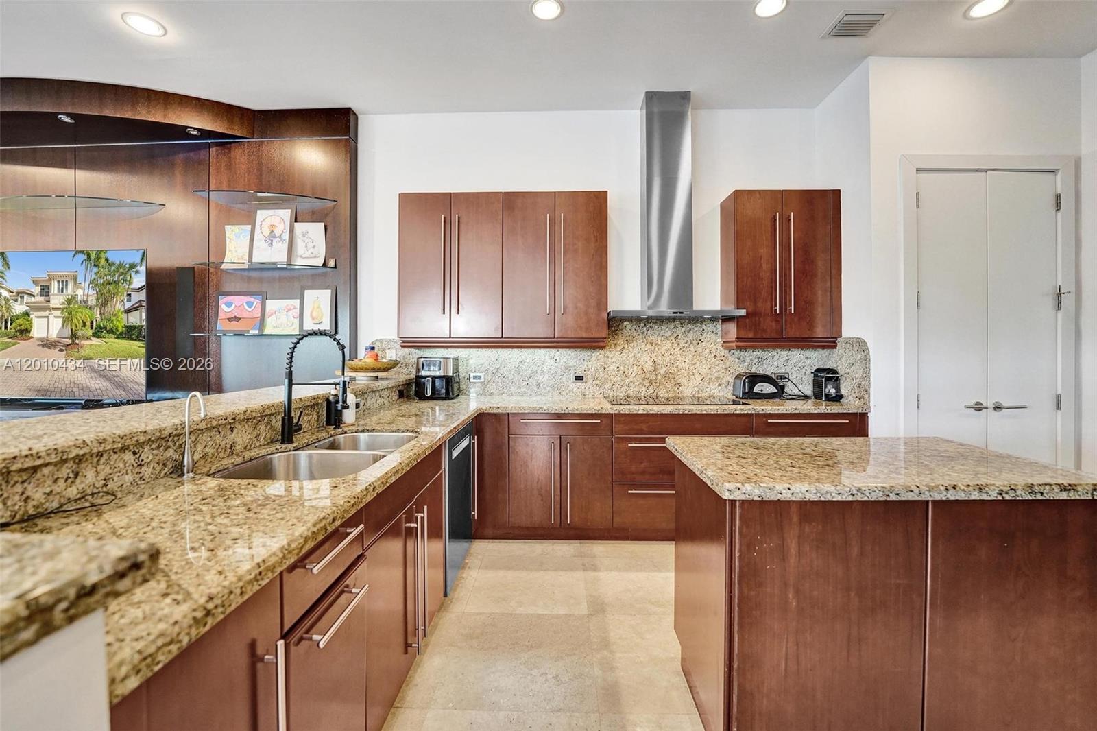 1575 Windjammer Way Property Photo 8
