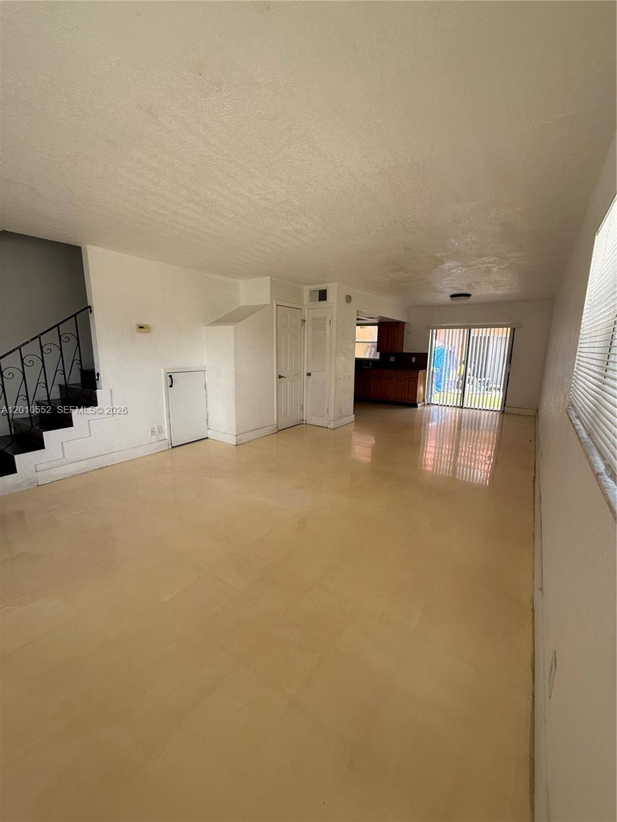 5231 Nw 27th Street 8a Property Photo 4