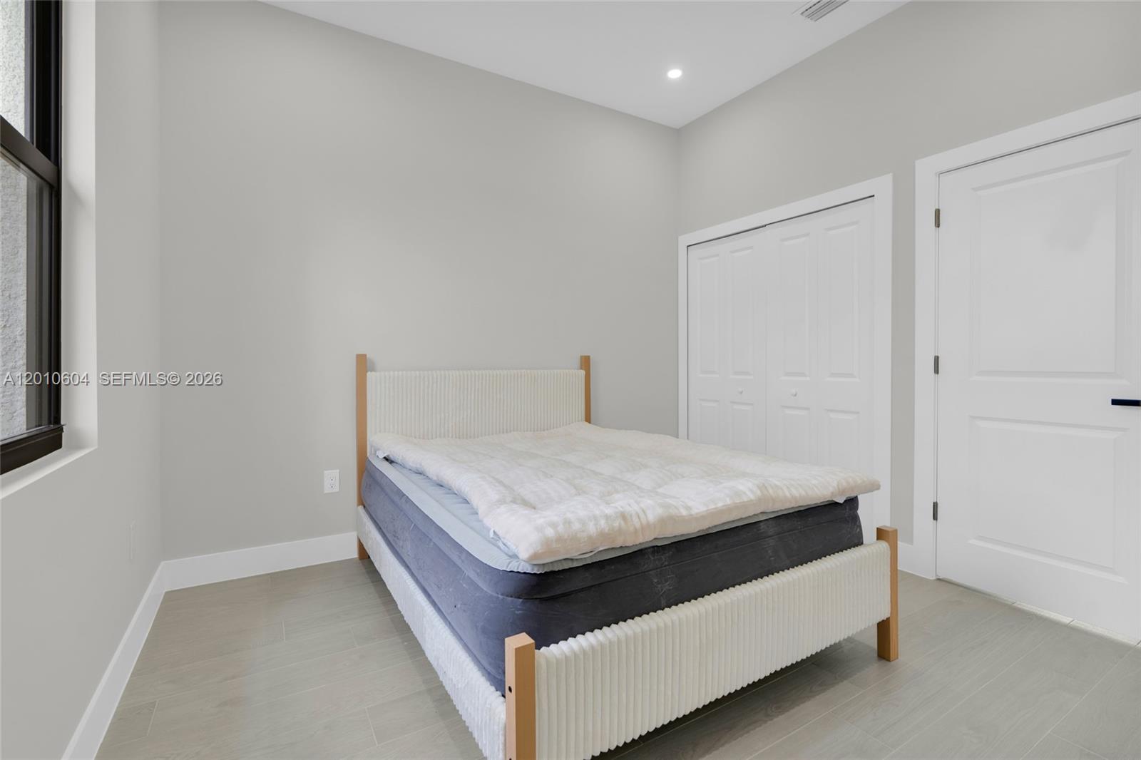 1201 E 7th Street Property Photo 27