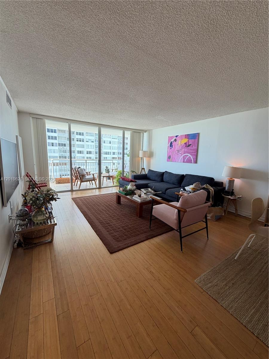 18061 Biscayne Boulevard 601 Property Photo 4