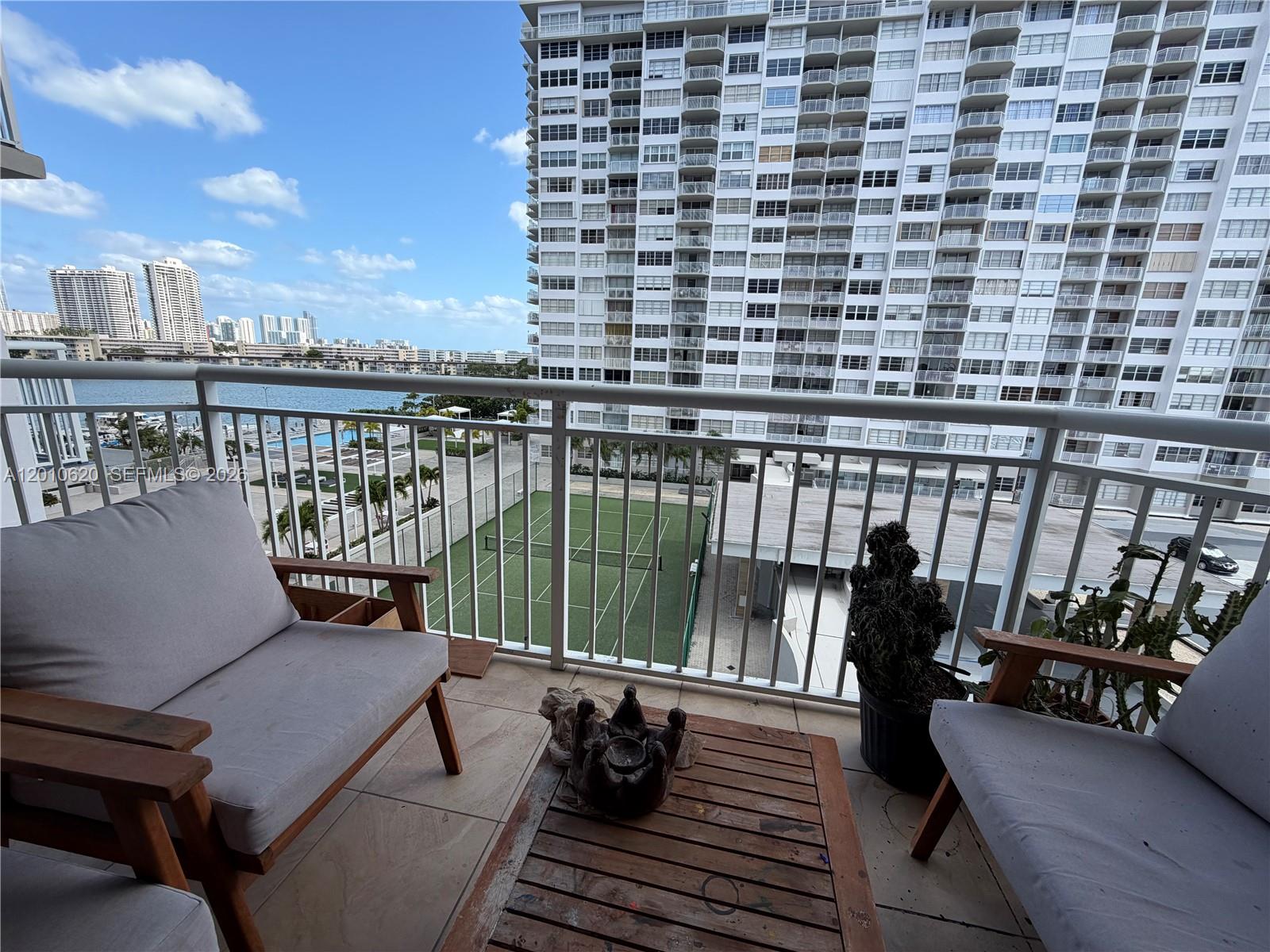 18061 Biscayne Boulevard 601 Property Photo 5