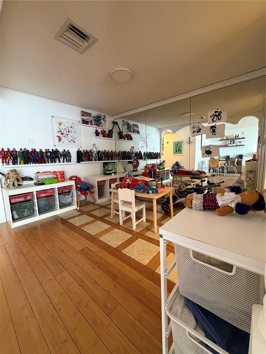 18061 Biscayne Boulevard 601 Property Photo 9