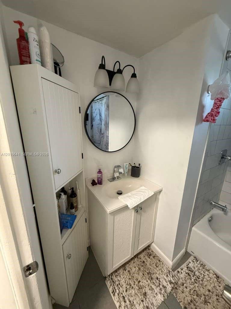 A12010641 Property Photo 18