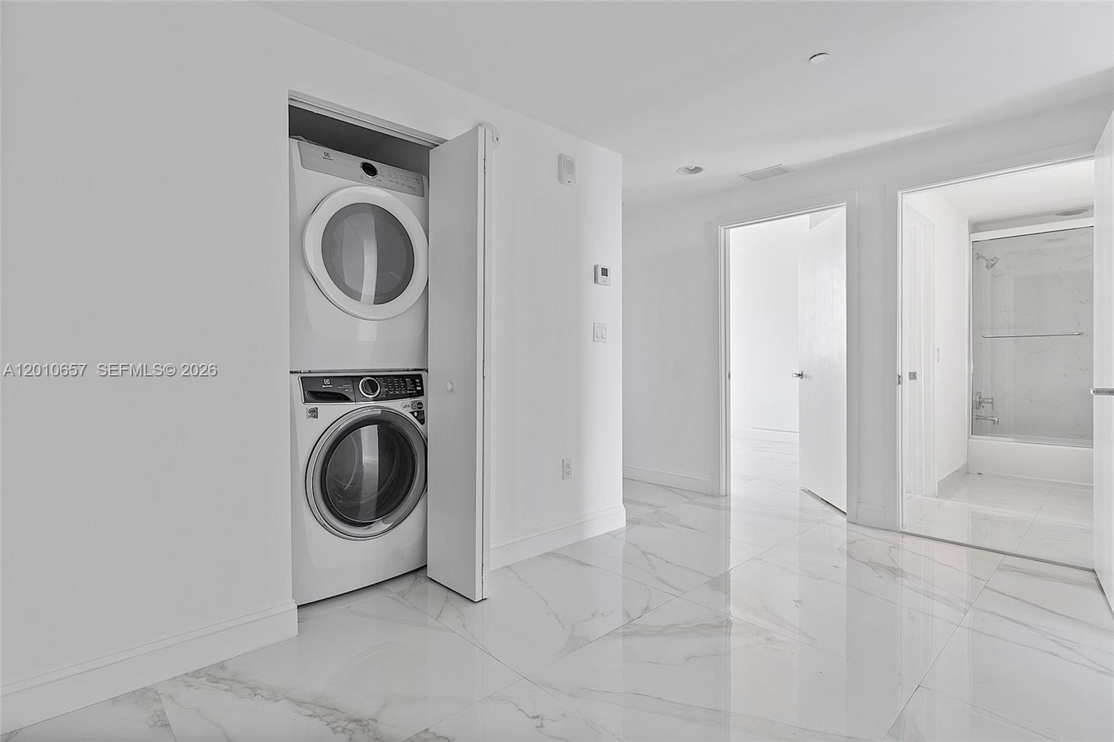 16385 Biscayne Boulevard 717 Property Photo 6