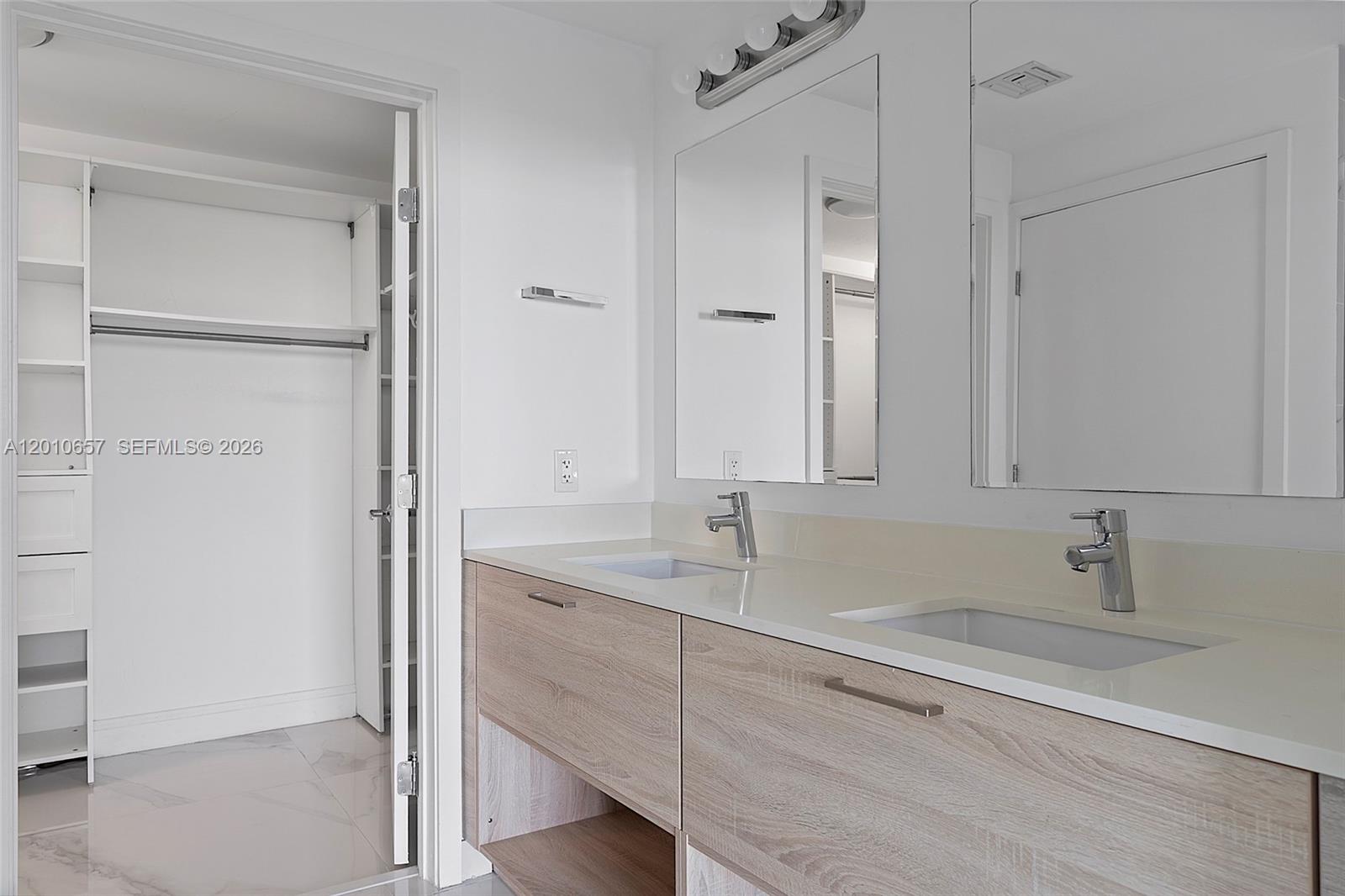 16385 Biscayne Boulevard 717 Property Photo 37