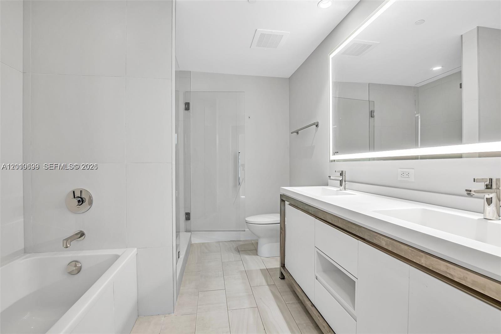 2000 Metropica Way 2204 Property Photo 15