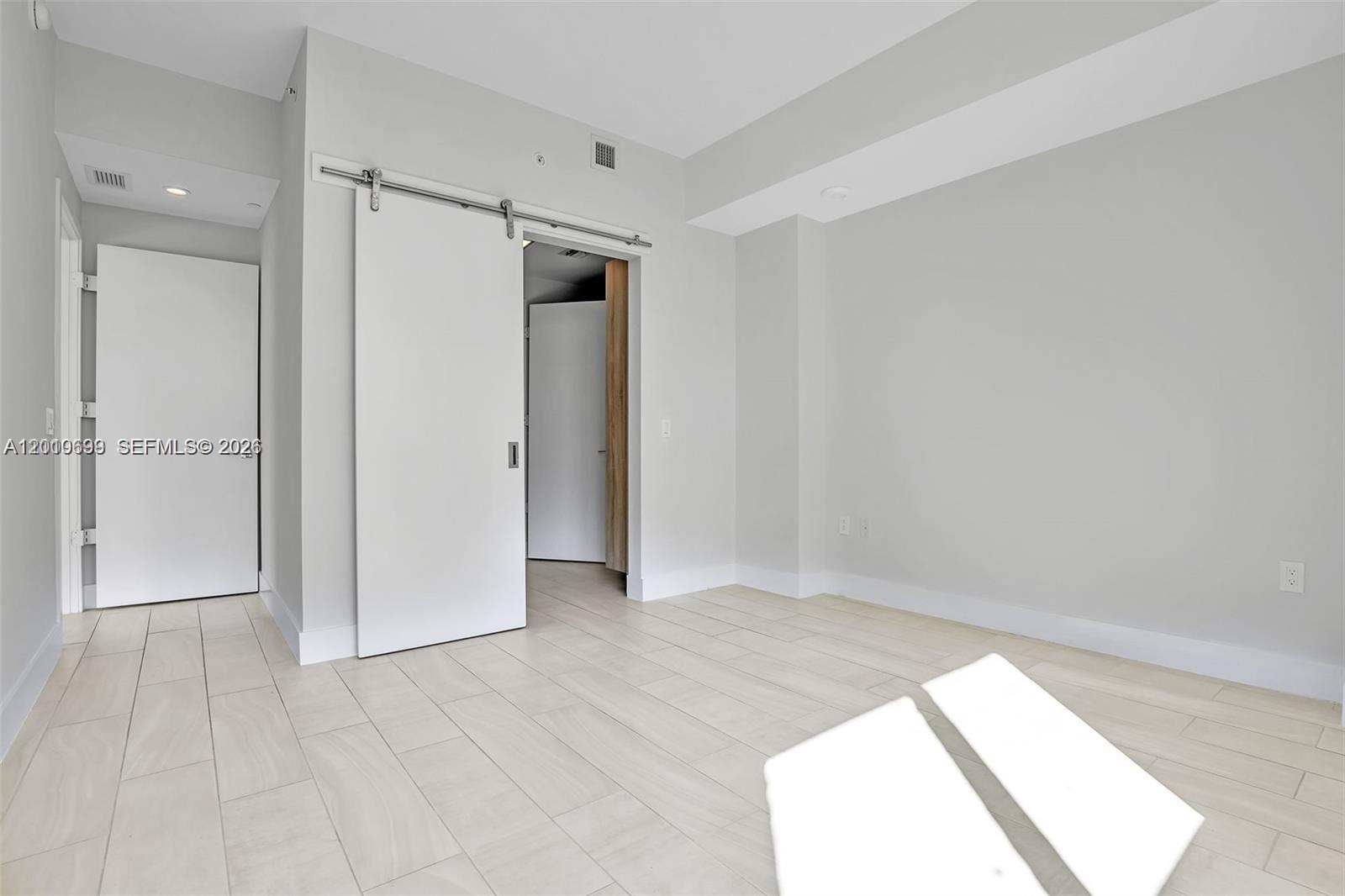 2000 Metropica Way 2204 Property Photo 19