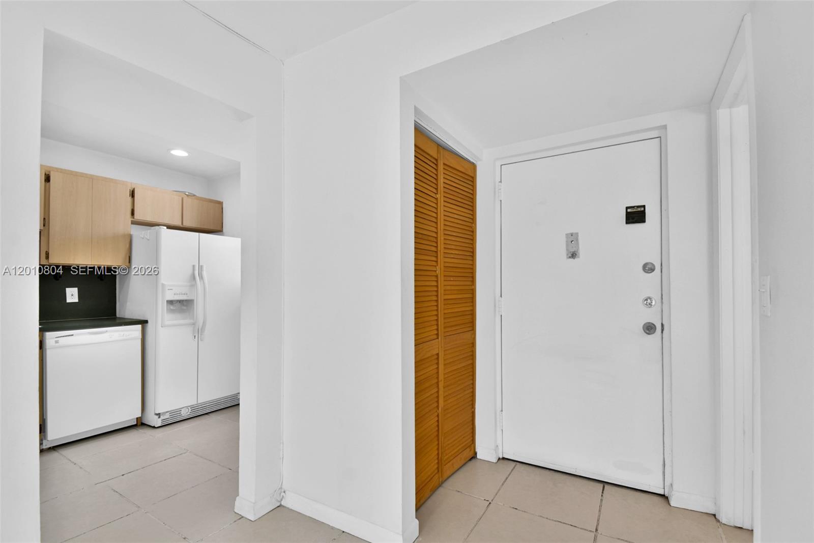 618 Euclid Avenue 303 Property Photo 5