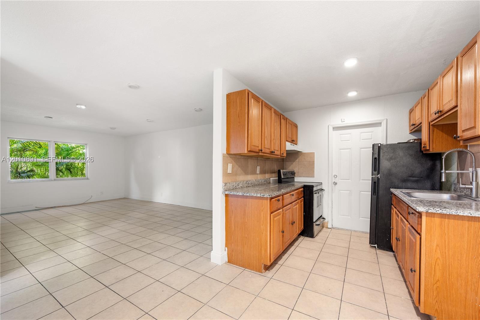 608 Sw 16th Avenue Property Photo 5