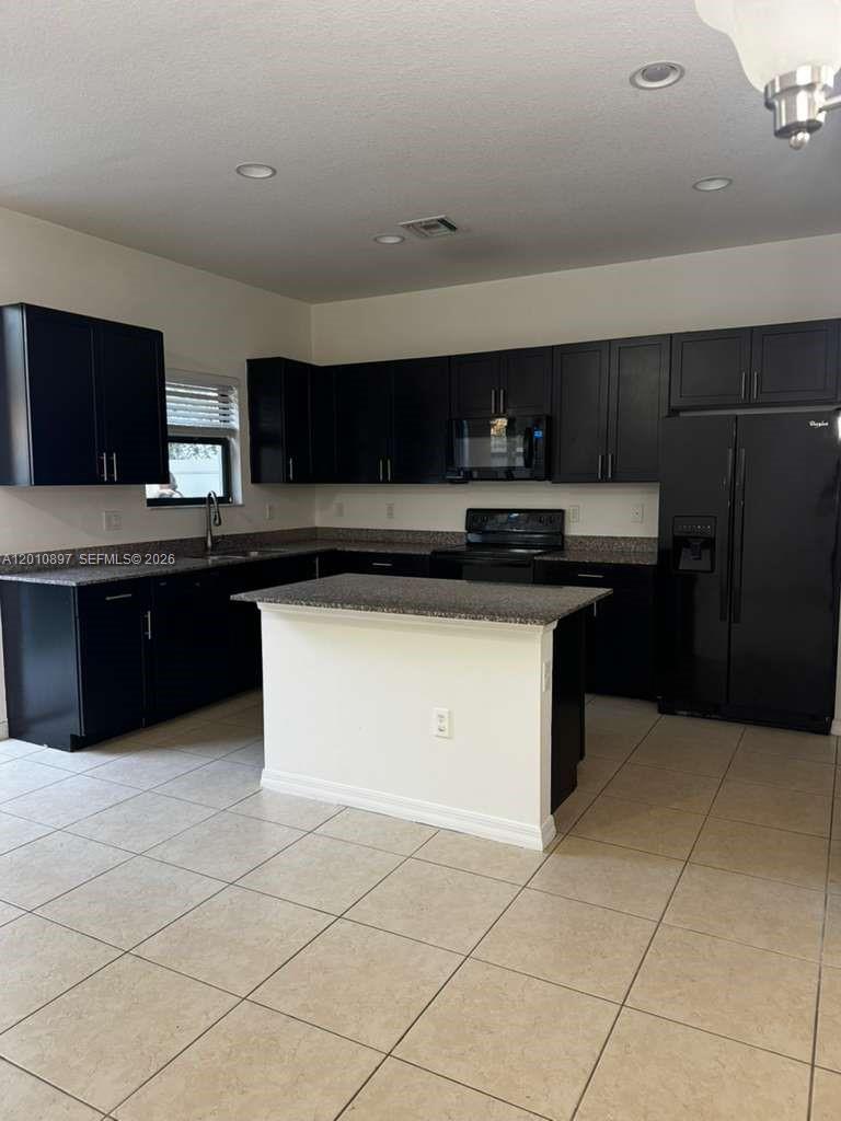 A12010897 Property Photo 6