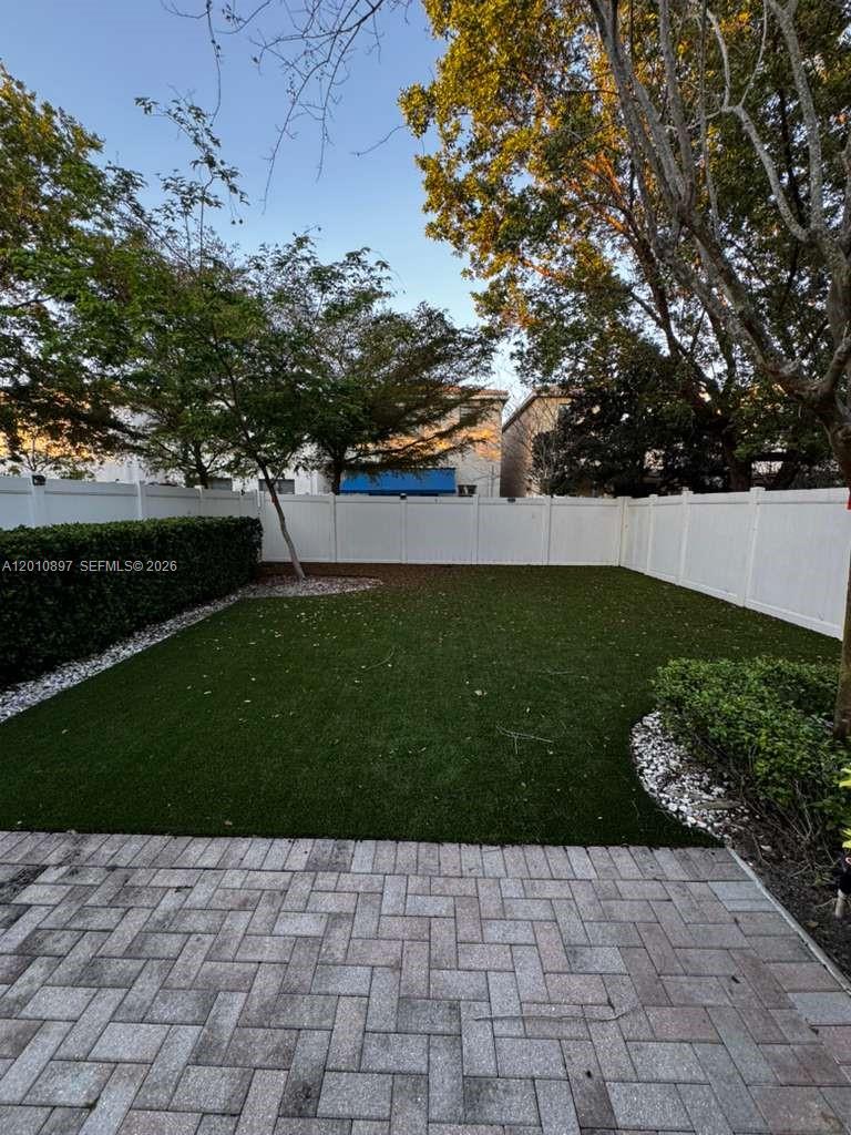 A12010897 Property Photo 18