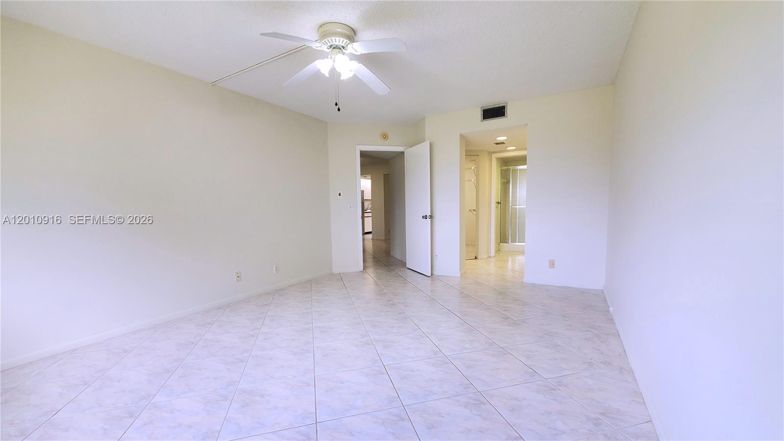 901 Sw 128th Avenue 311e Property Photo 4
