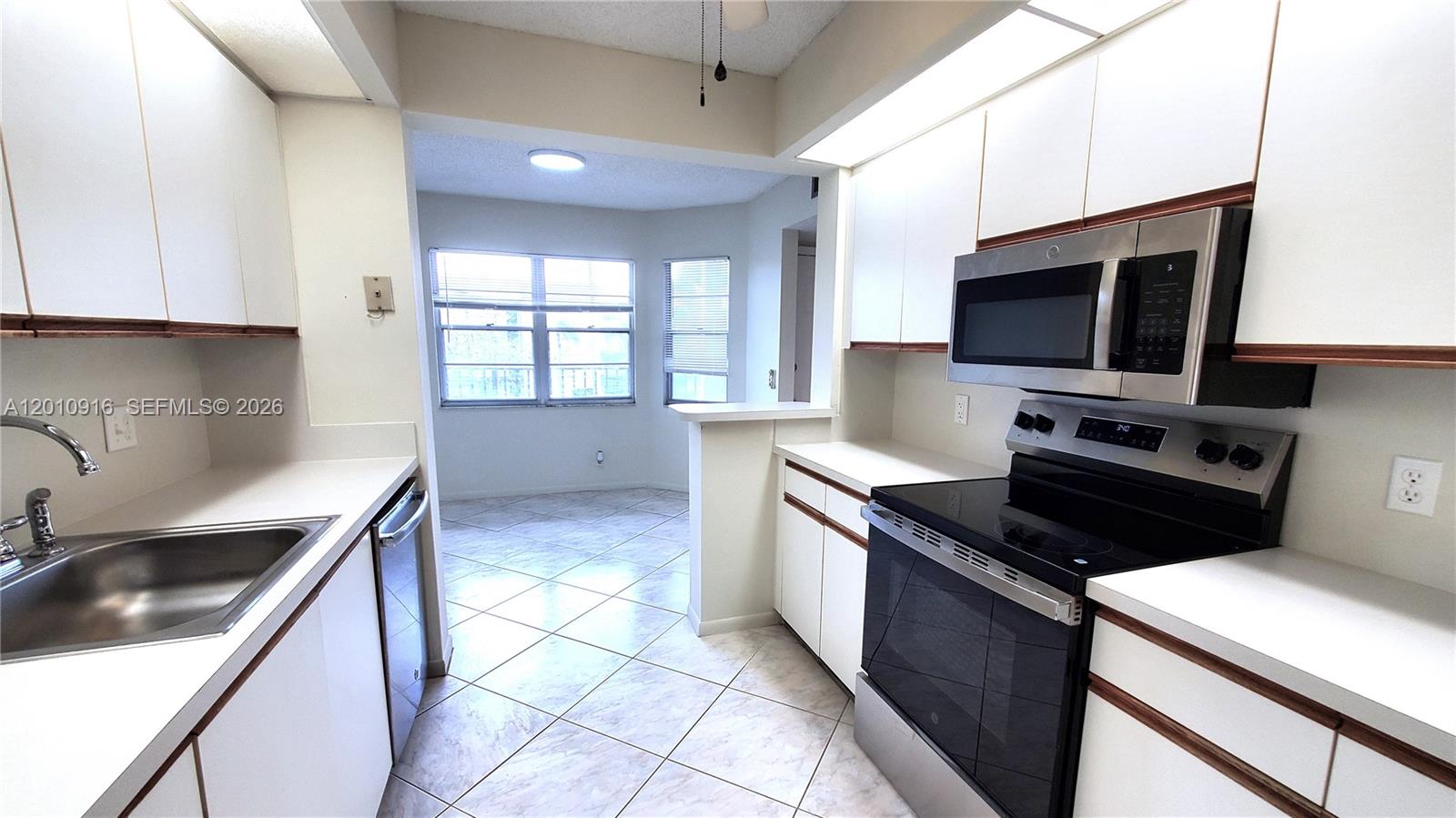 901 Sw 128th Avenue 311e Property Photo 9