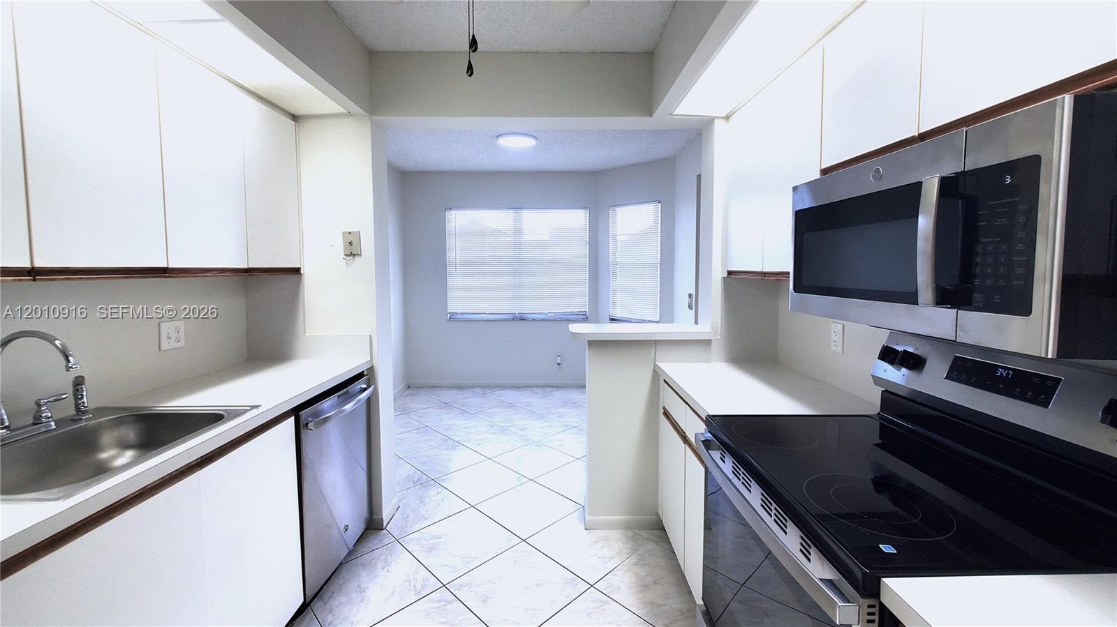 901 Sw 128th Avenue 311e Property Photo 10