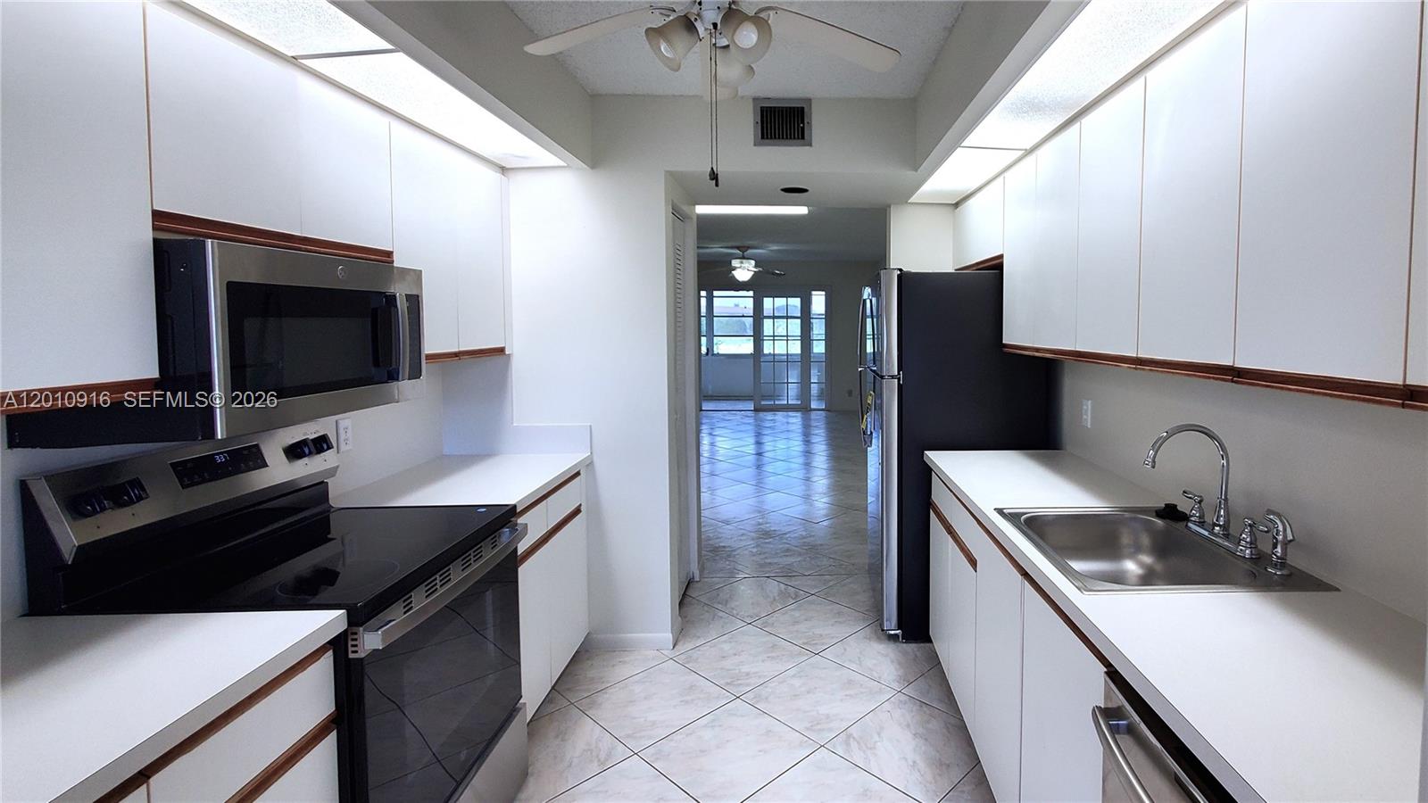 901 Sw 128th Avenue 311e Property Photo 11