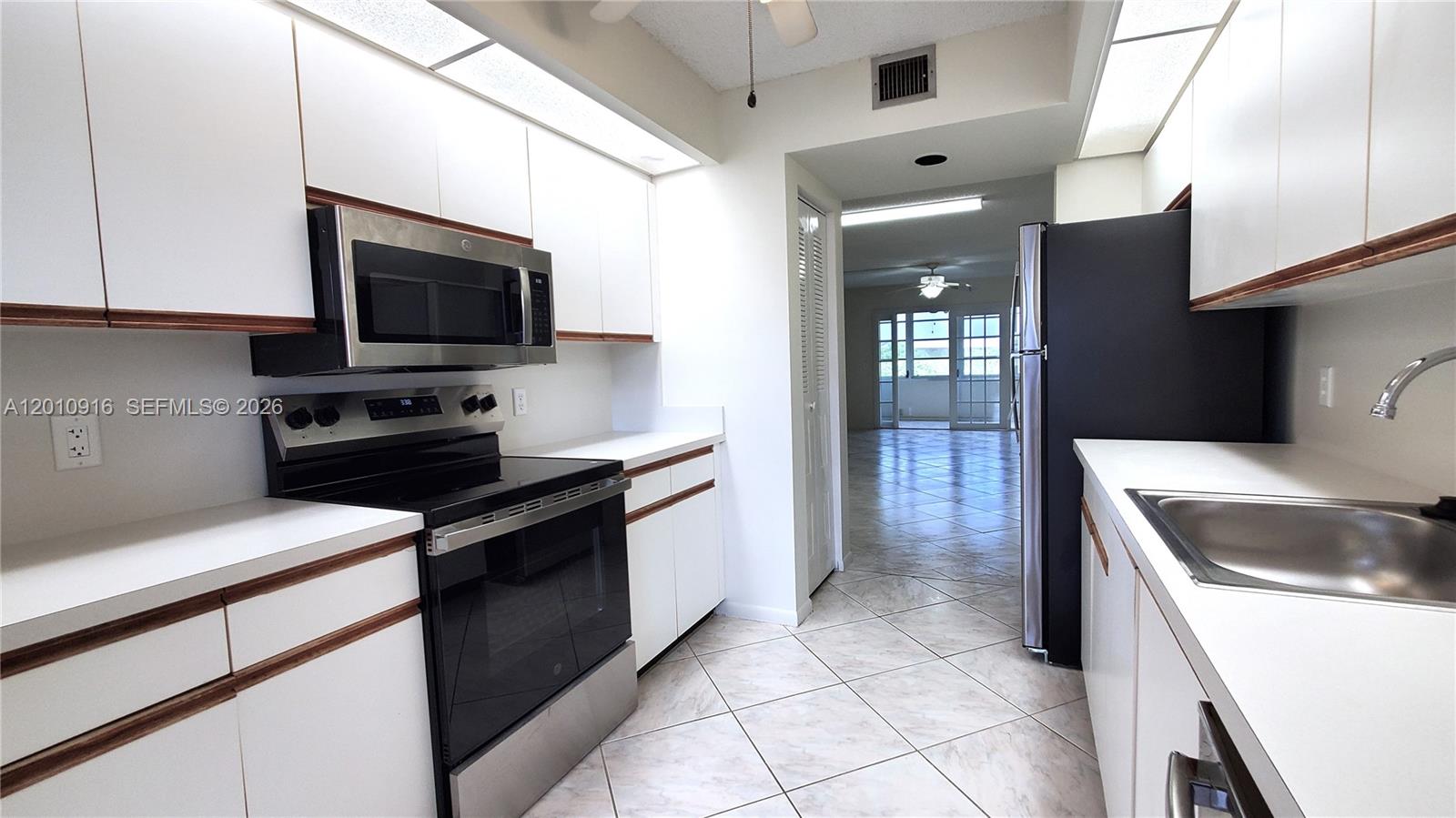 901 Sw 128th Avenue 311e Property Photo 13