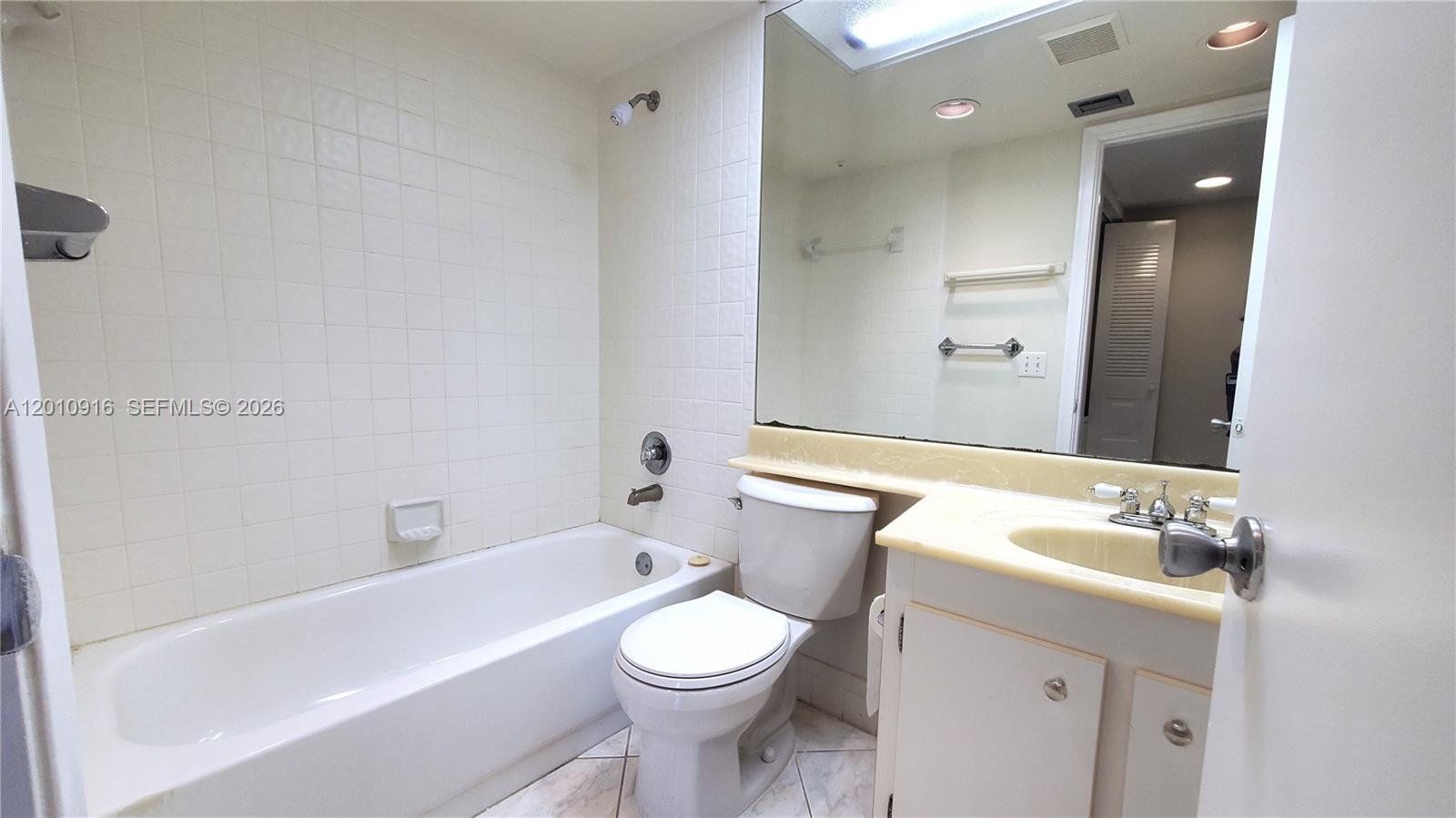 901 Sw 128th Avenue 311e Property Photo 23