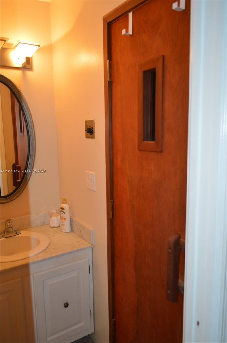 3932 Estepona Avenue 7d5 Property Photo 23