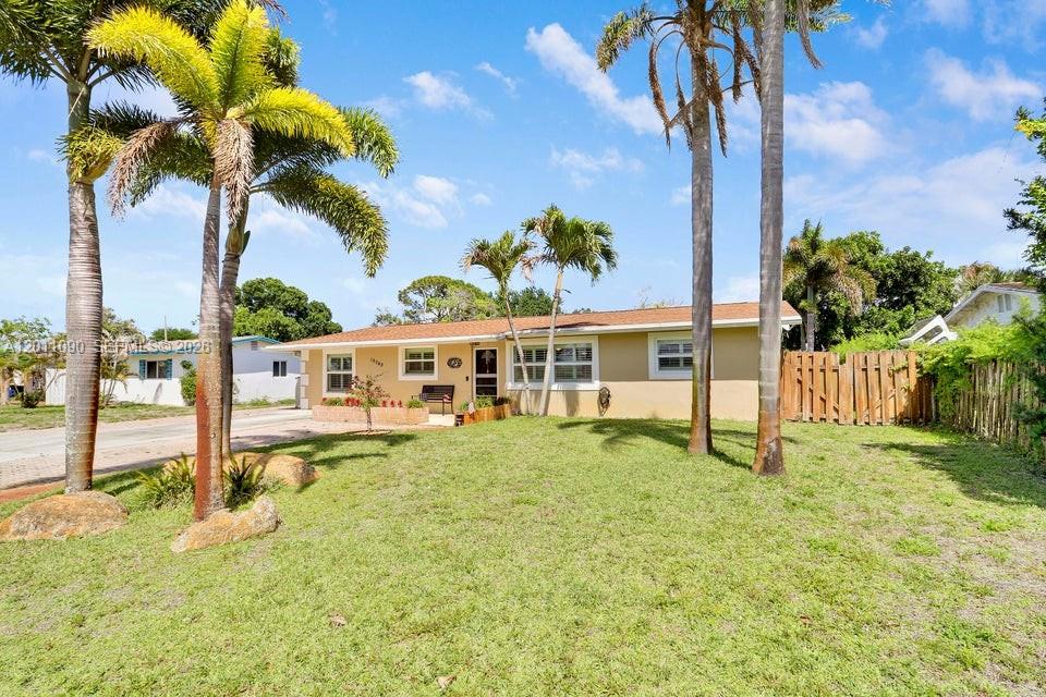 19049 Se Robert Drive Property Photo 1