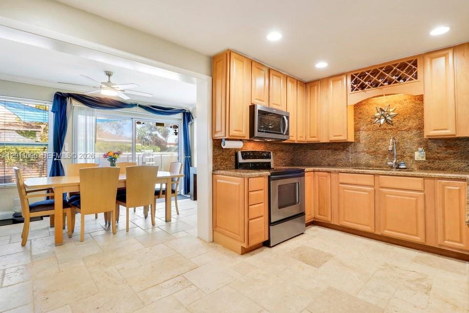 19049 Se Robert Drive Property Photo 10