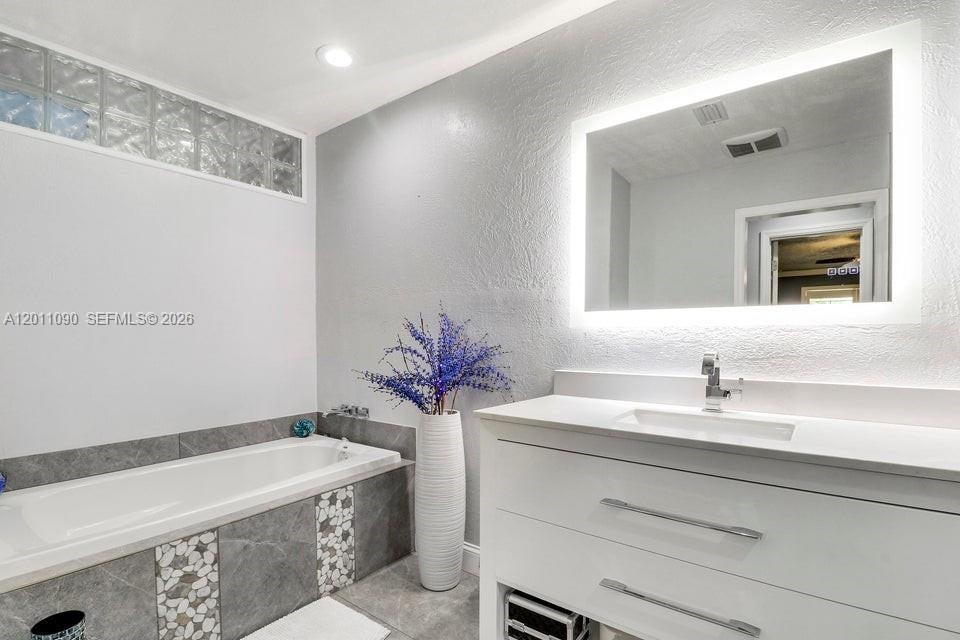 19049 Se Robert Drive Property Photo 21