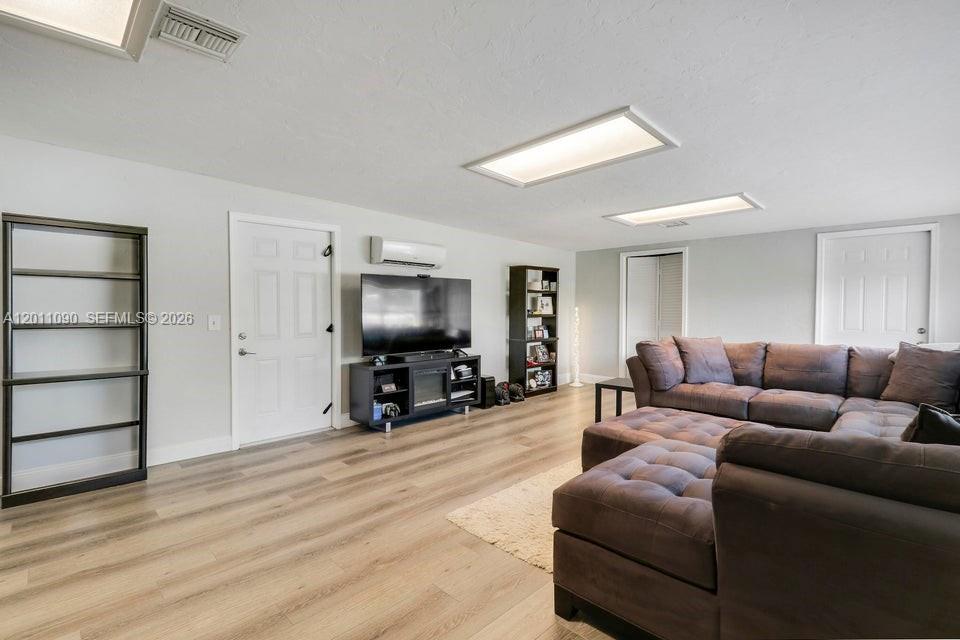 19049 Se Robert Drive Property Photo 26