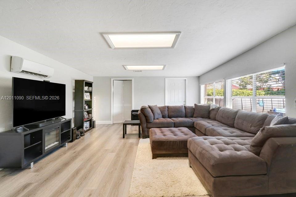 19049 Se Robert Drive Property Photo 27