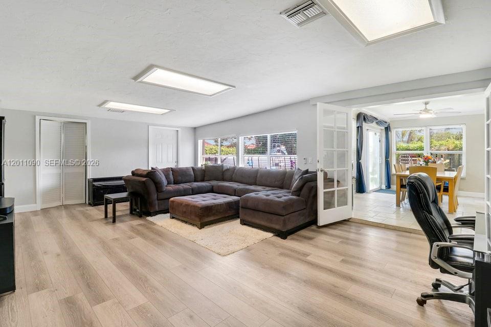 19049 Se Robert Drive Property Photo 28
