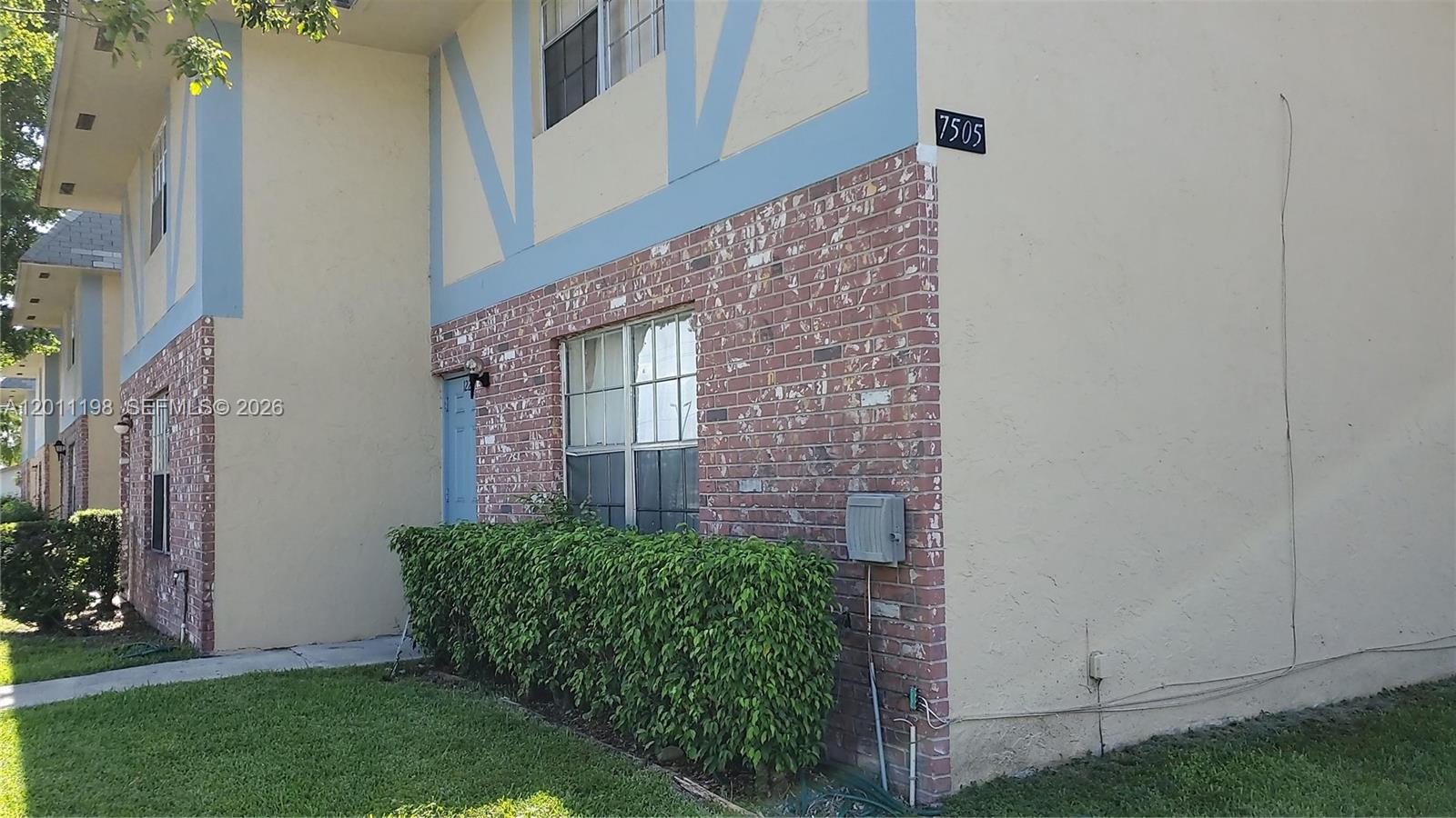 7505 Kimberly Boulevard 122 Property Photo 4