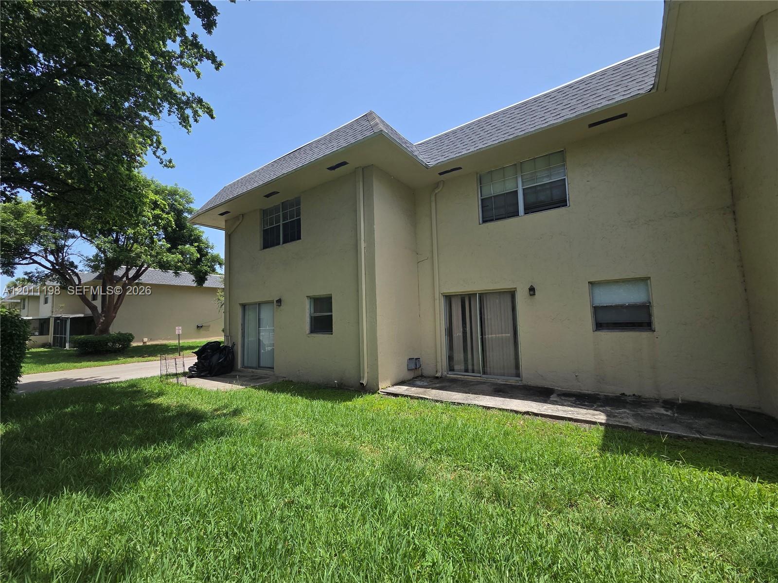 7505 Kimberly Boulevard 122 Property Photo 6
