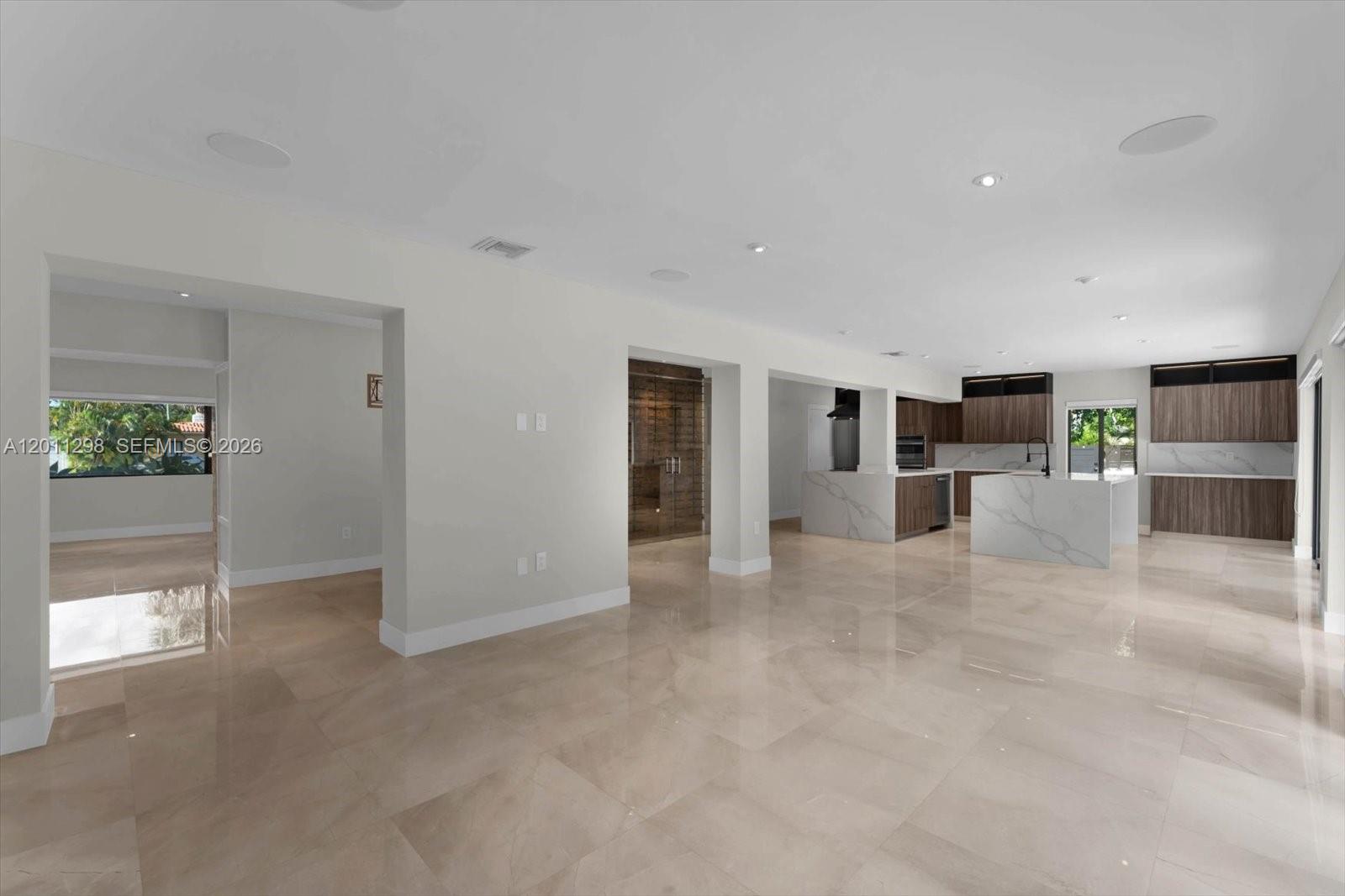 29 Ne 95th Street Property Photo 9