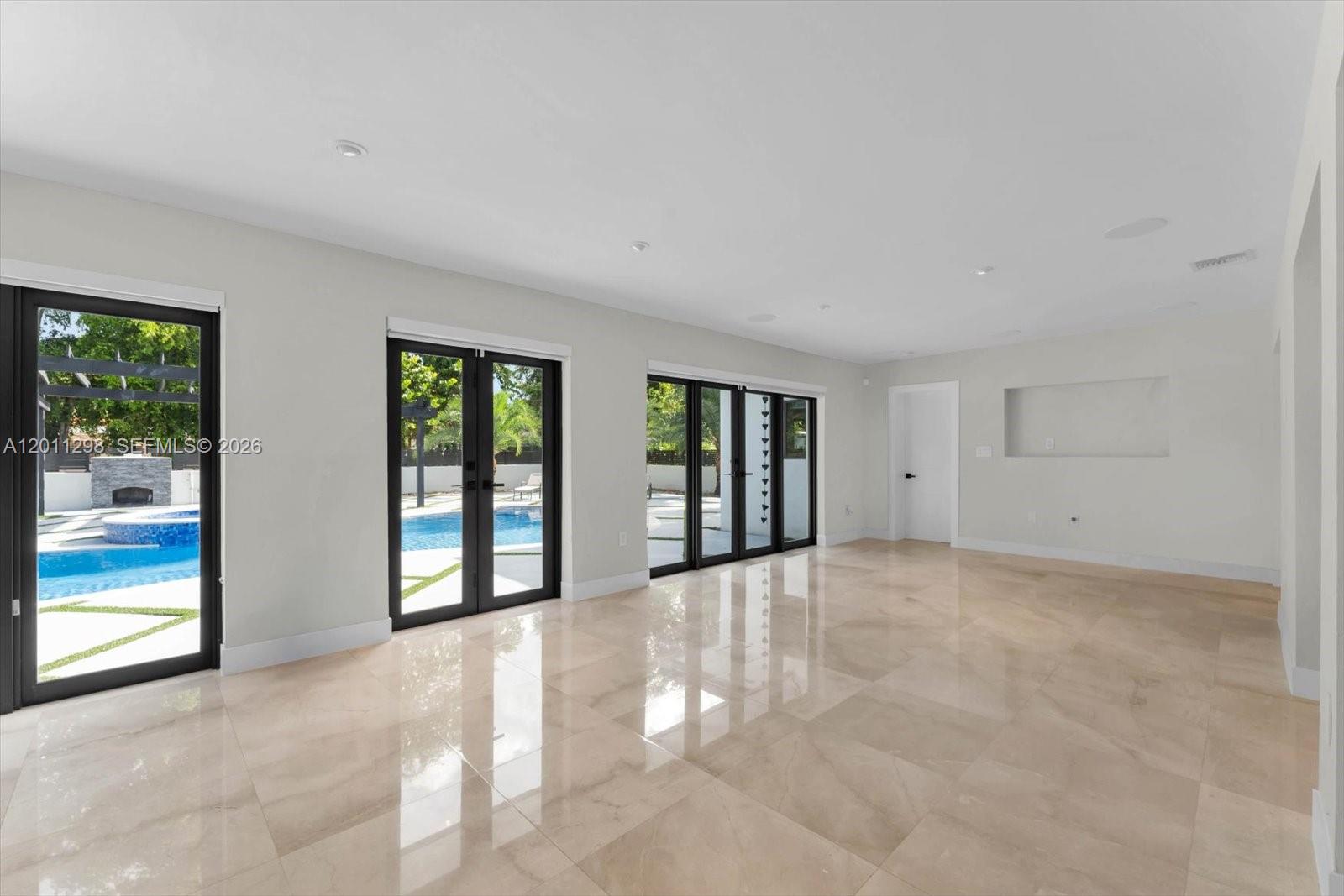 29 Ne 95th Street Property Photo 12