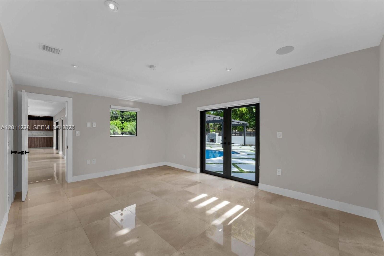 29 Ne 95th Street Property Photo 14