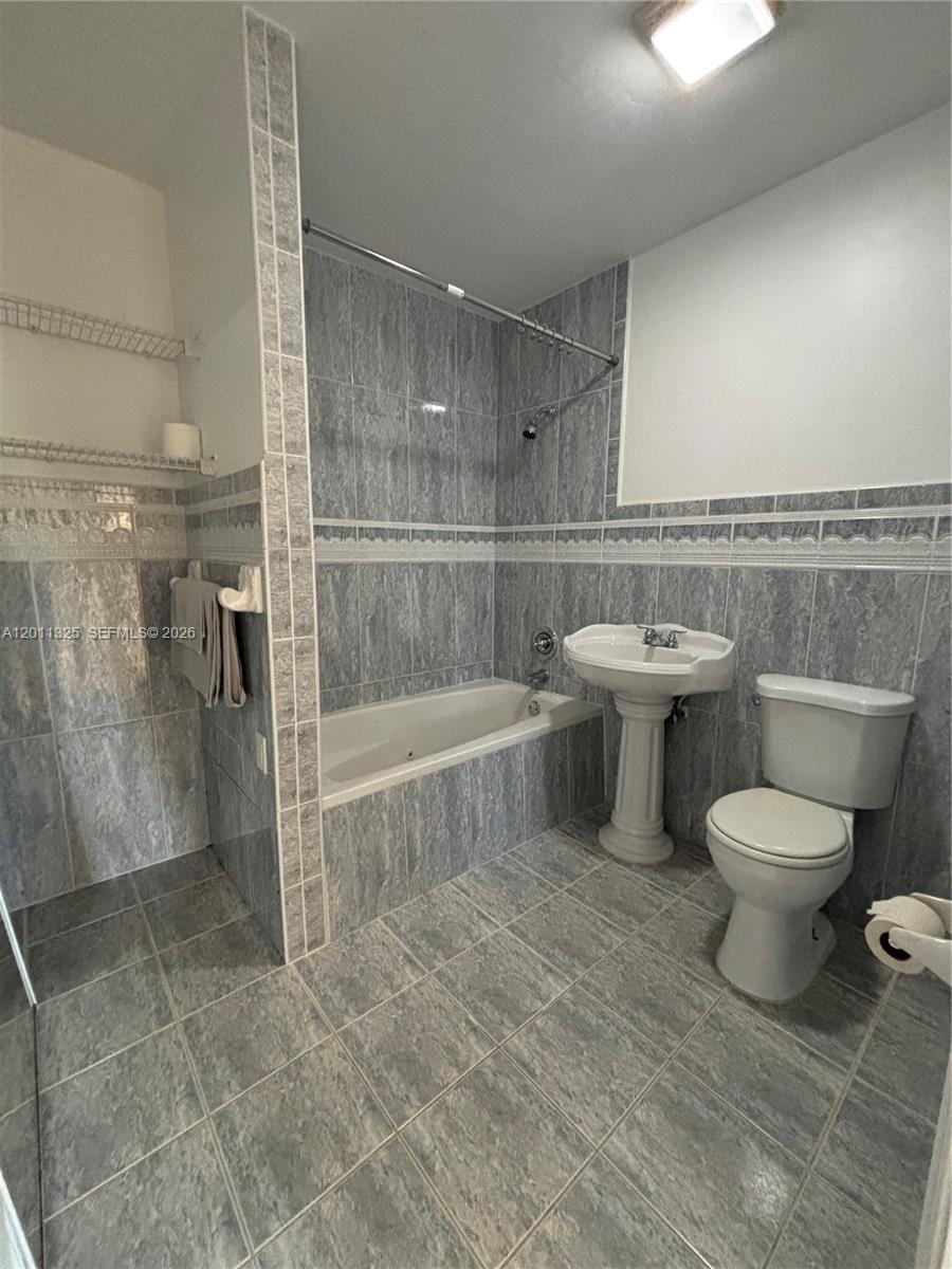 822 Avenida Hermosa Property Photo 9