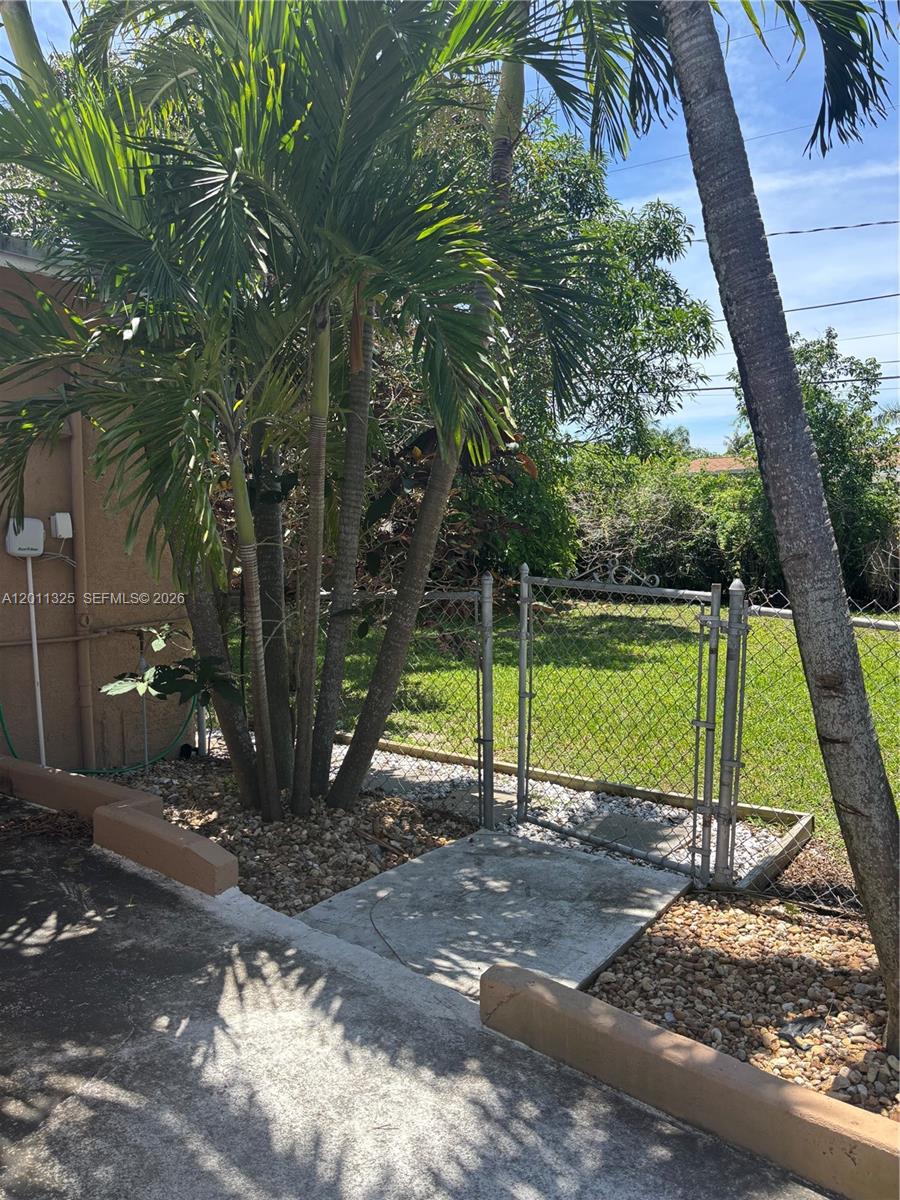 822 Avenida Hermosa Property Photo 13