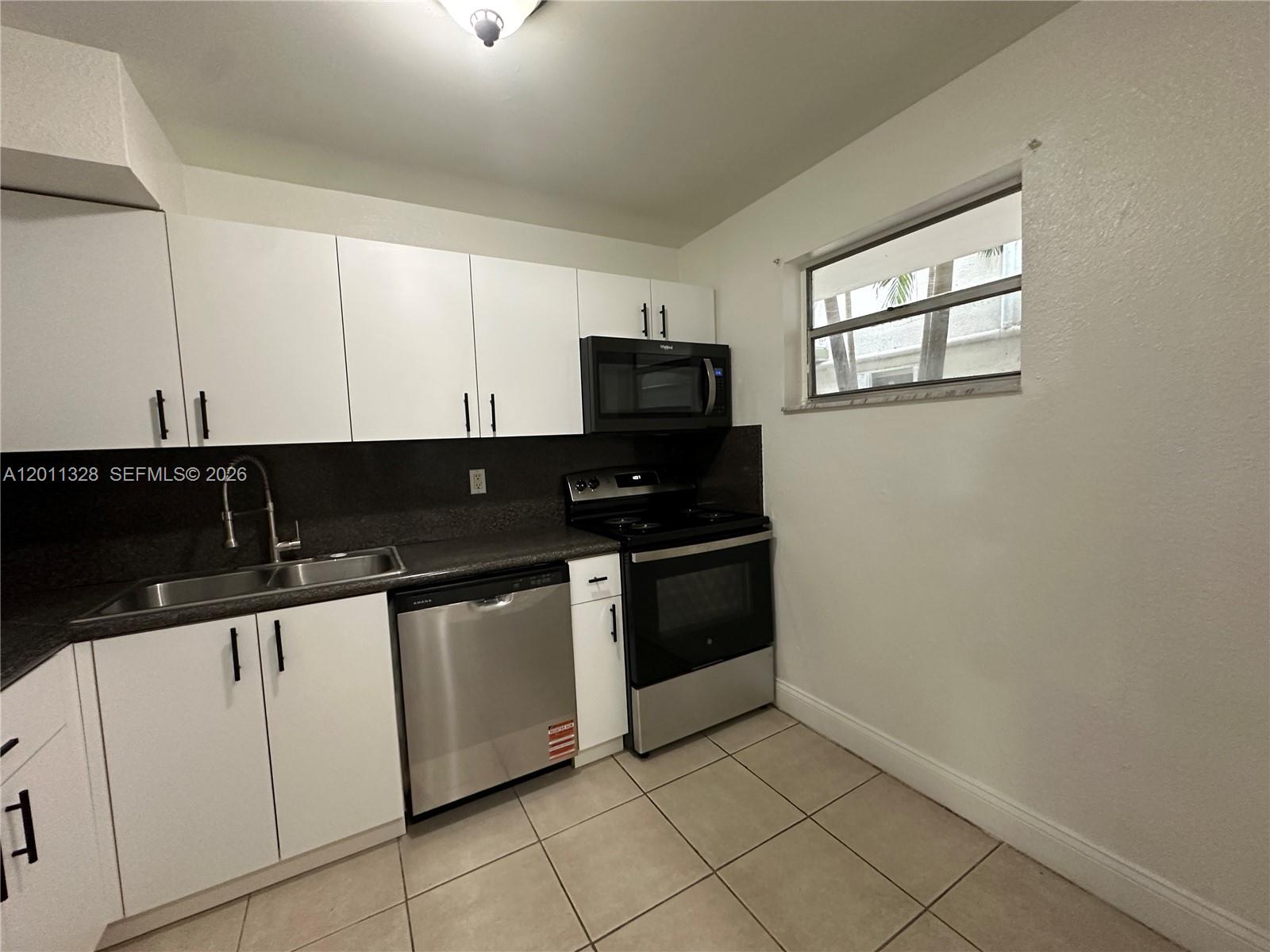 4215 N University Drive 101 Property Photo 10