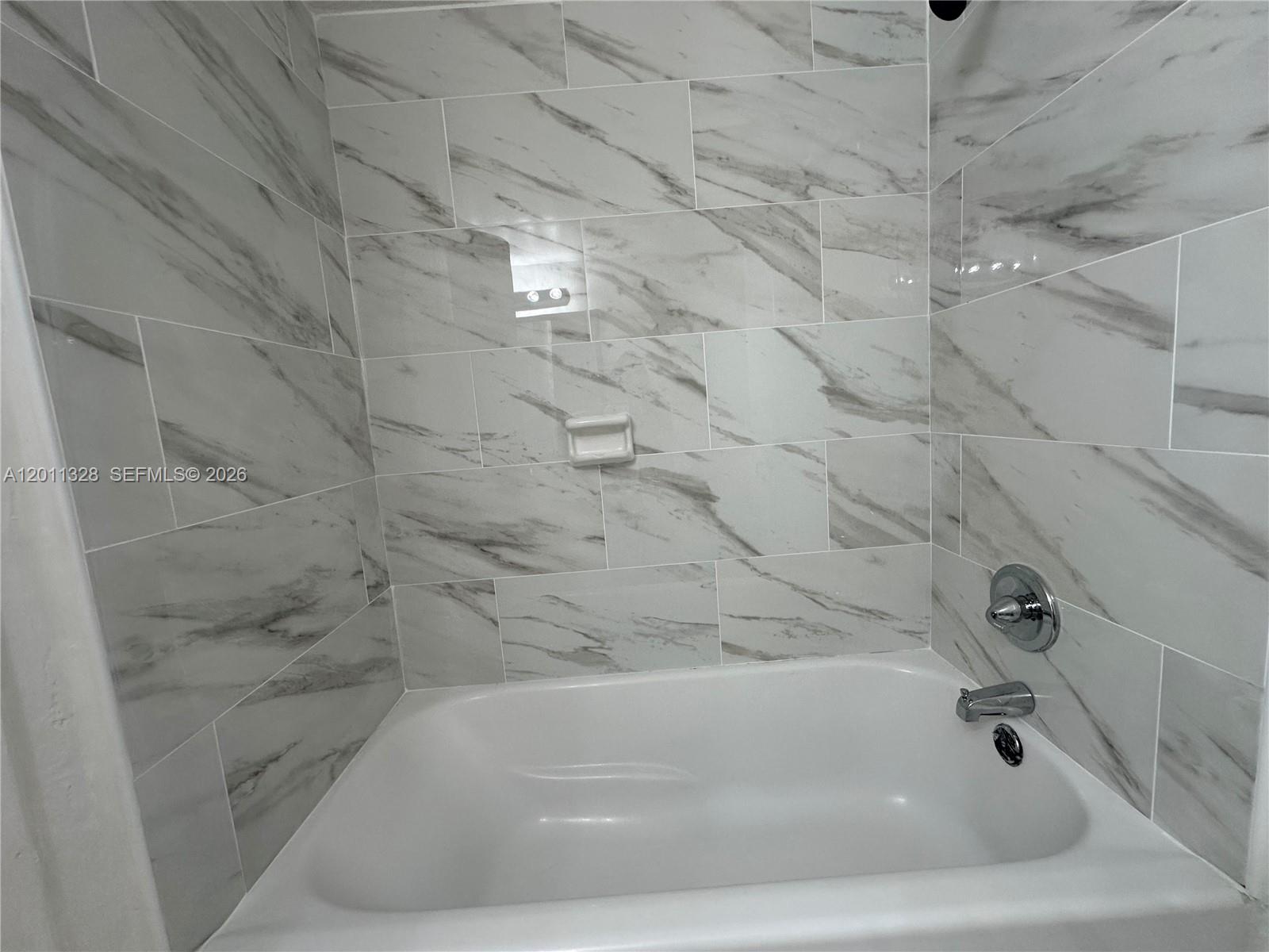 4215 N University Drive 101 Property Photo 23