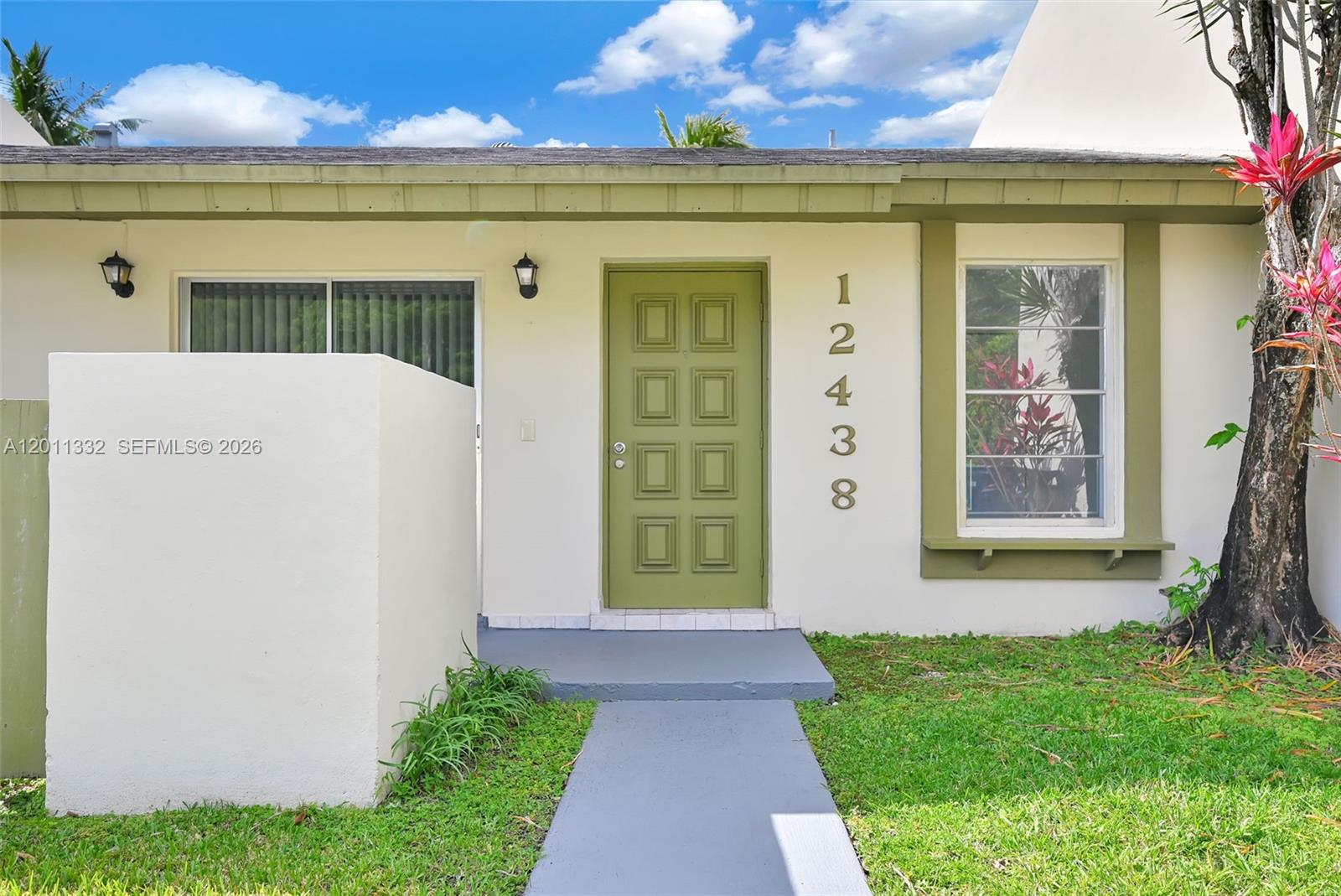 12438 Sw 115th Terrace Property Photo 2
